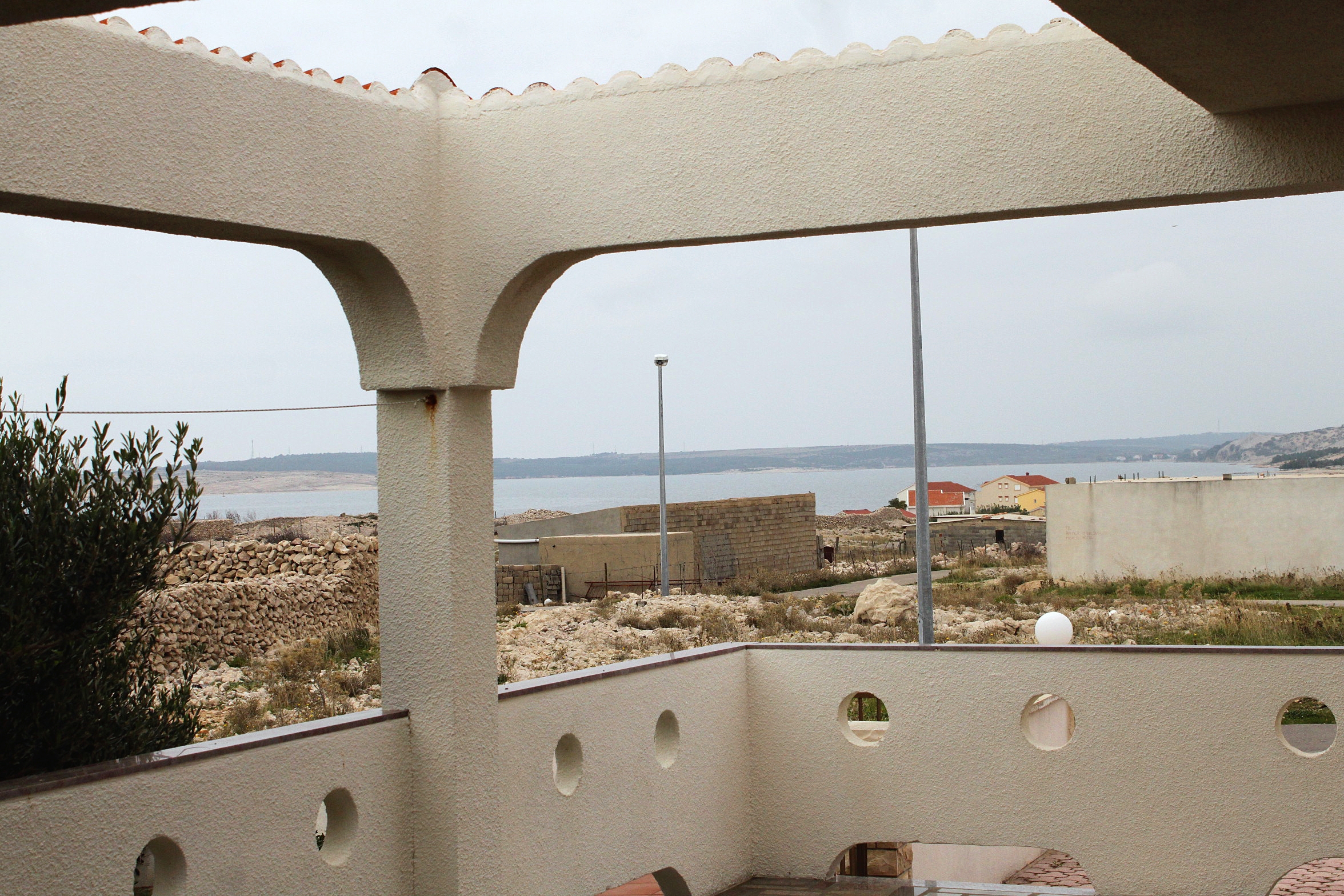 Two bedroom apartment with terrace and sea view Kustići, Pag  A-e