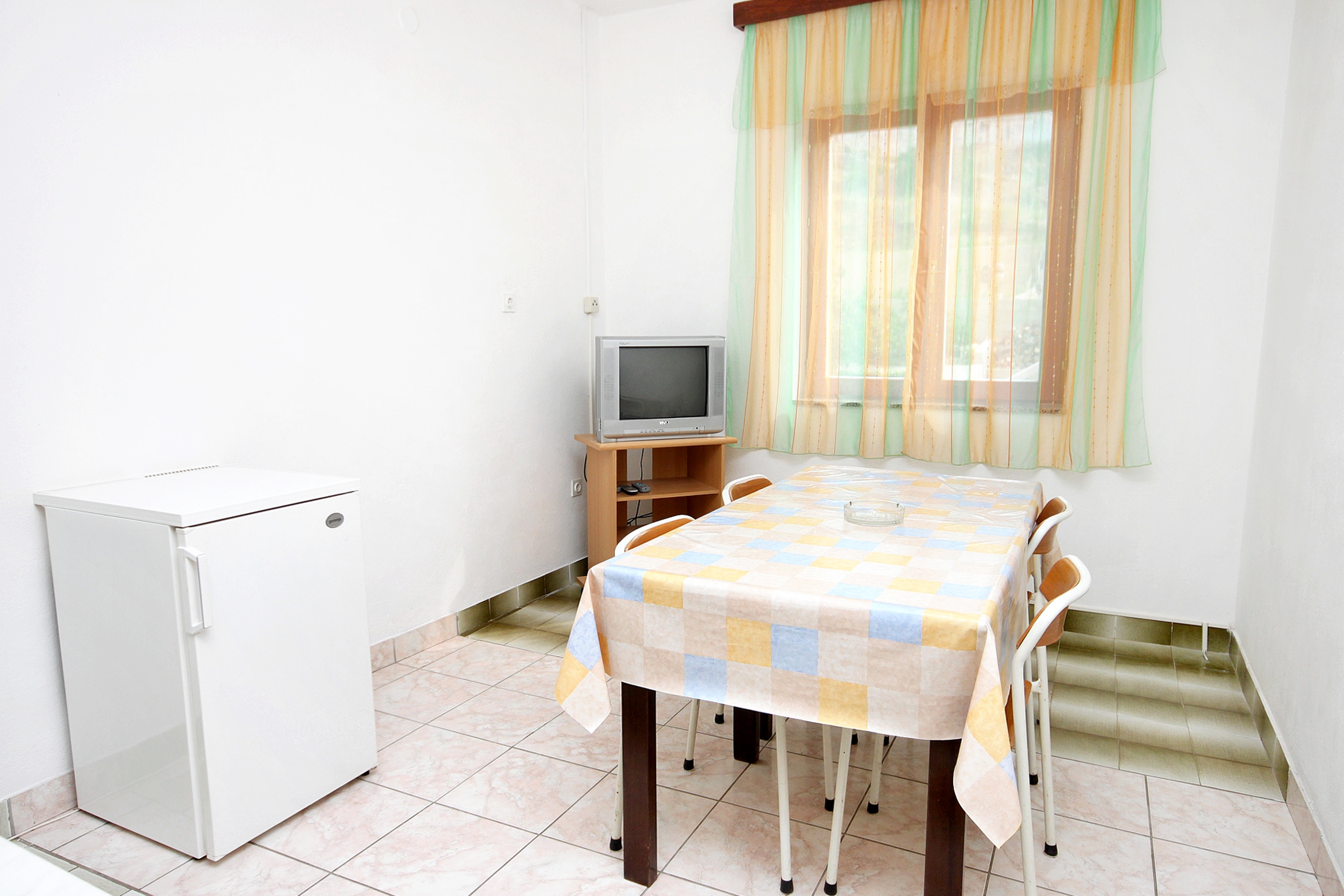 Two bedroom apartment near beach Metajna, Pag (A-6289-a) Two bedroom apartment near beach Metajna, Pag (A-6289-a)