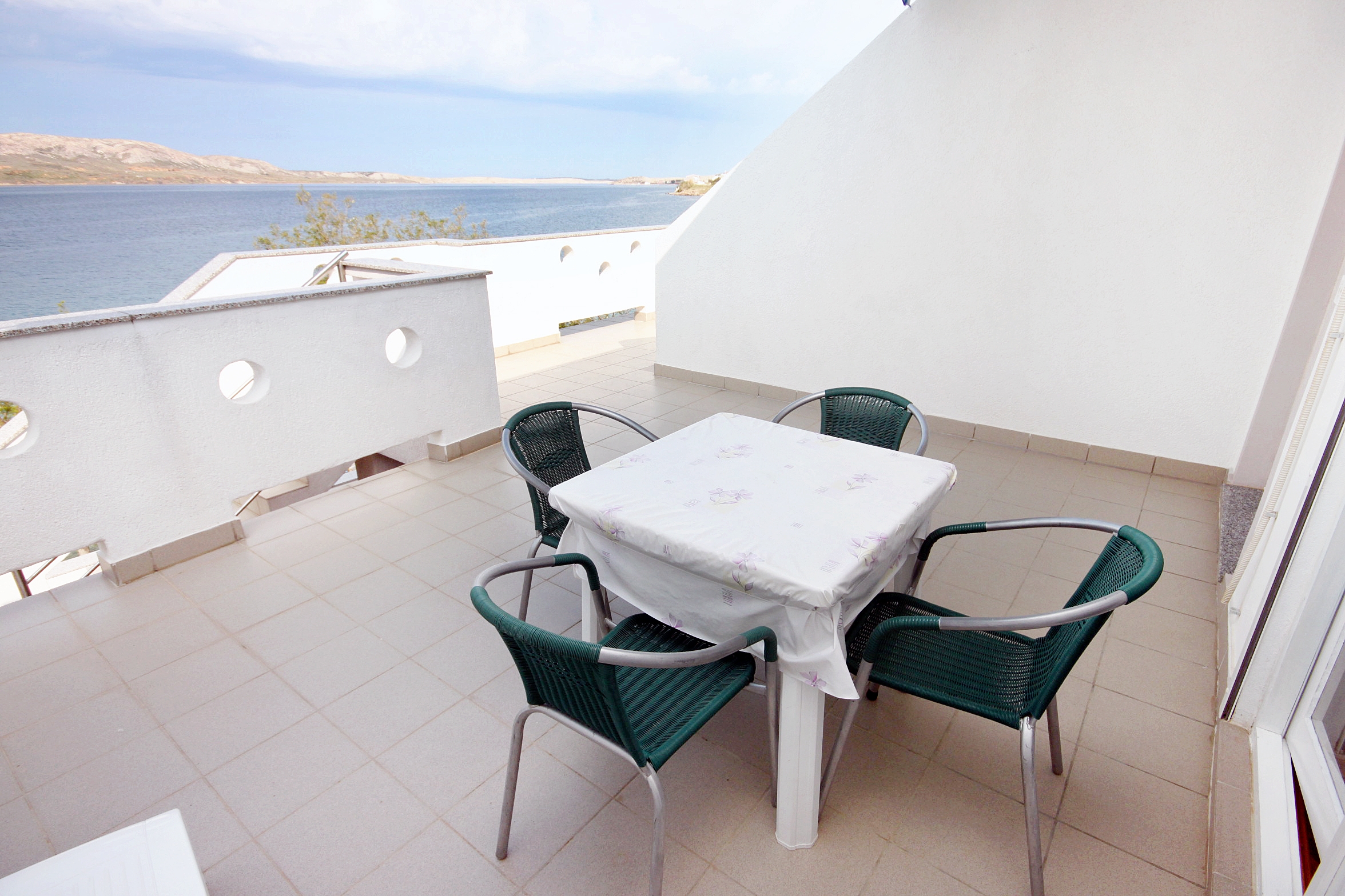 One bedroom apartment near beach Metajna, Pag (A-6289-b) One bedroom apartment near beach Metajna, Pag (A-6289-b)
