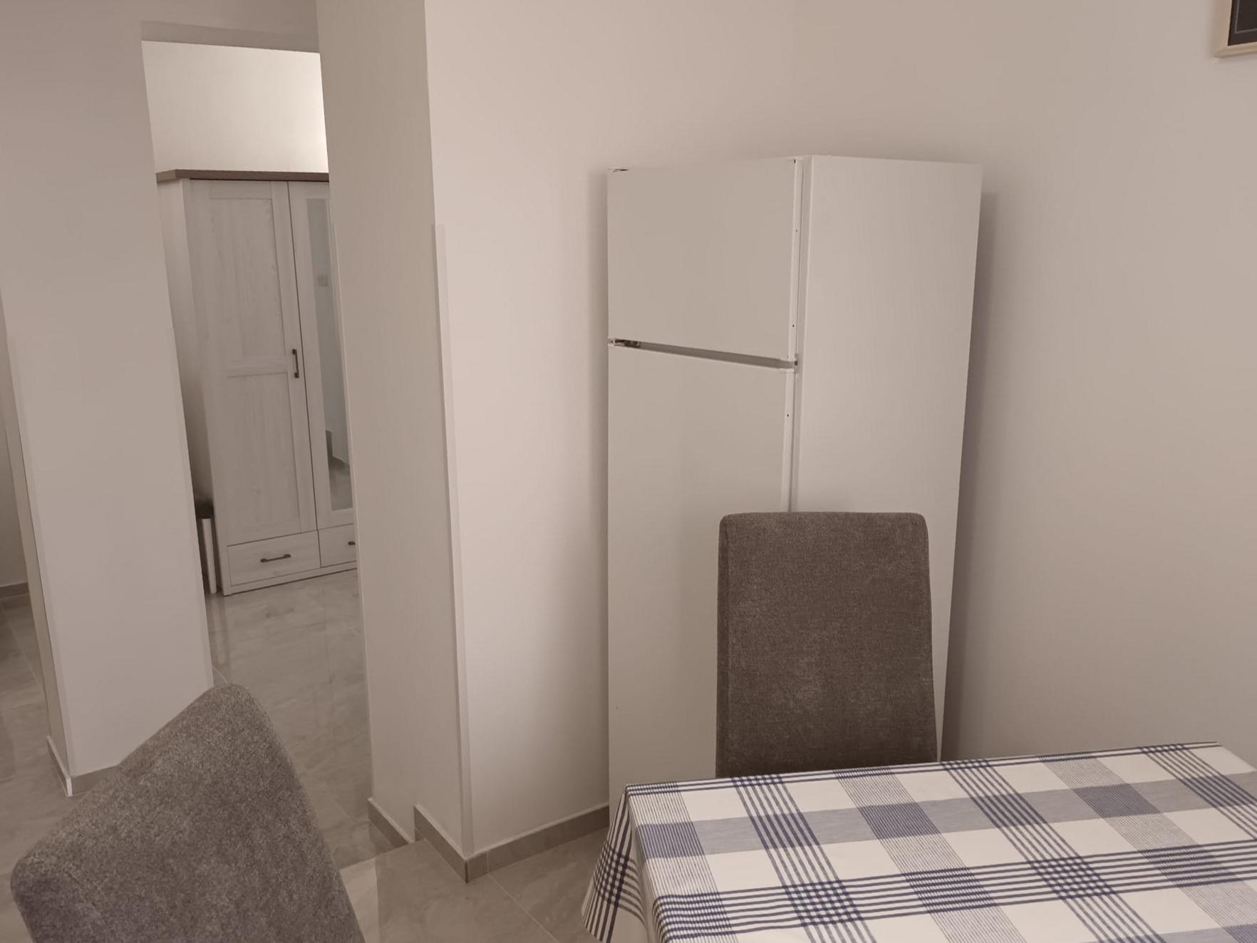 One bedroom apartment near beach Metajna, Pag (A-6289-e) One bedroom apartment near beach Metajna, Pag (A-6289-e)