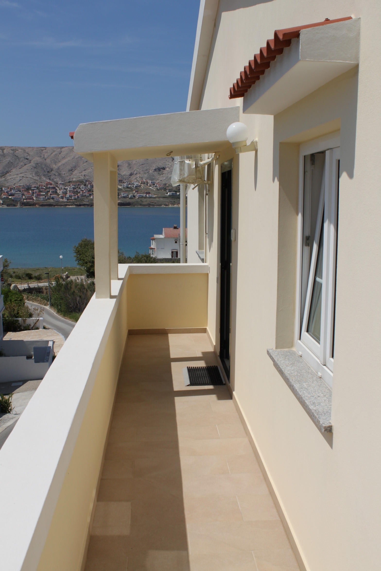 Three bedroom apartment with terrace and sea view Pag  A-a