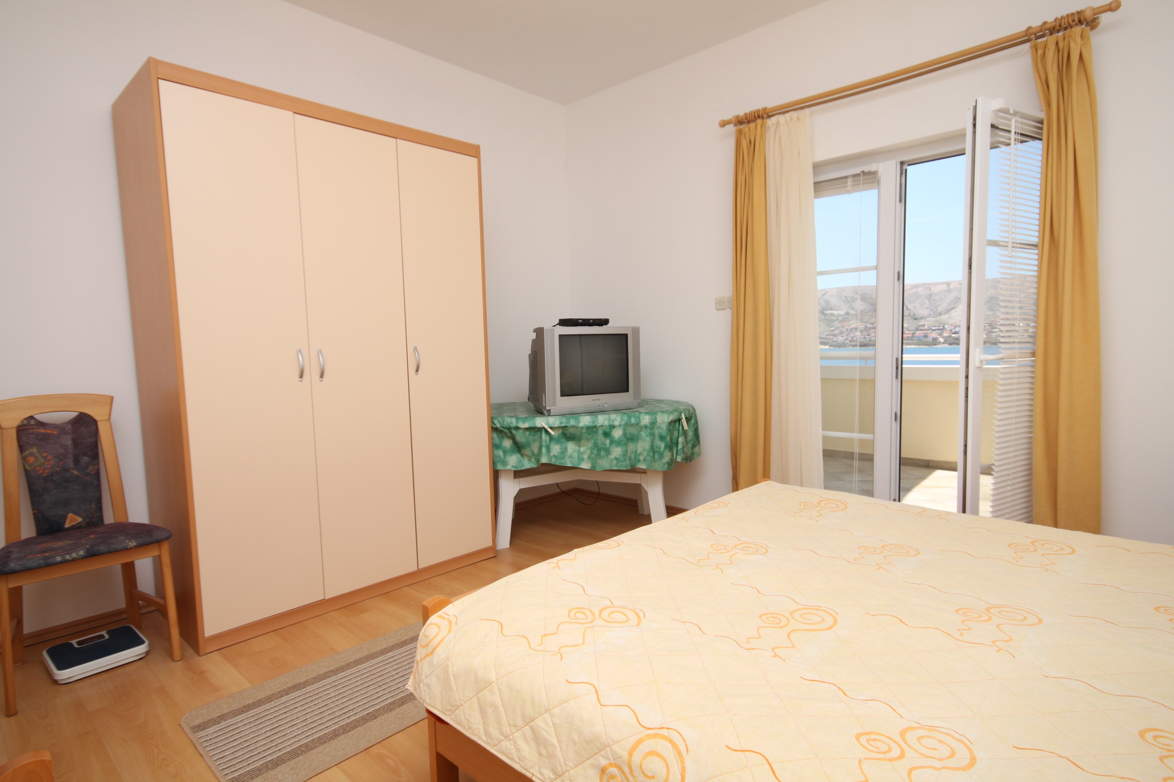 Three bedroom apartment with terrace and sea view Pag  A-a