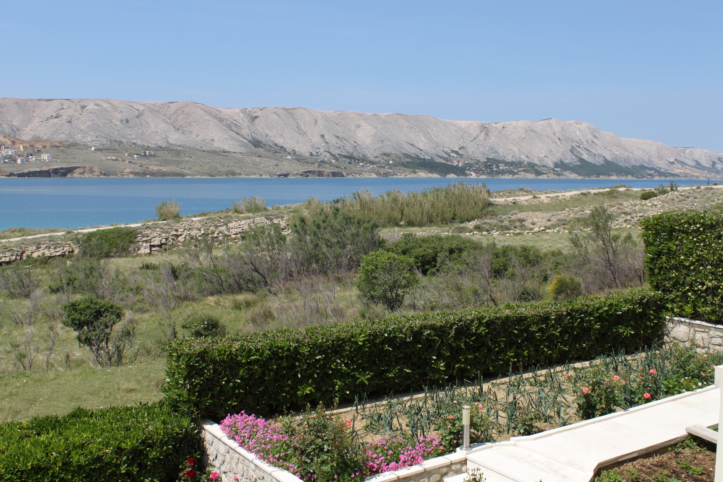 One bedroom apartment with terrace and sea view Pag  A-d