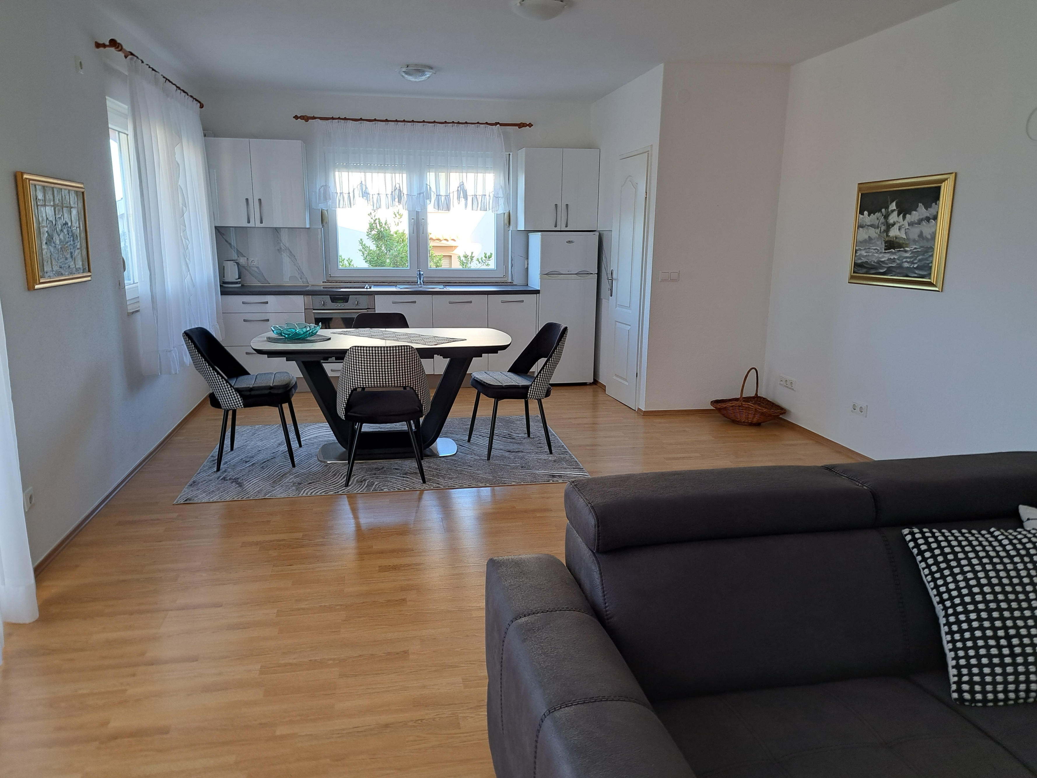 Two bedroom apartment with terrace and sea view Povljana, Pag (A-6296-b)