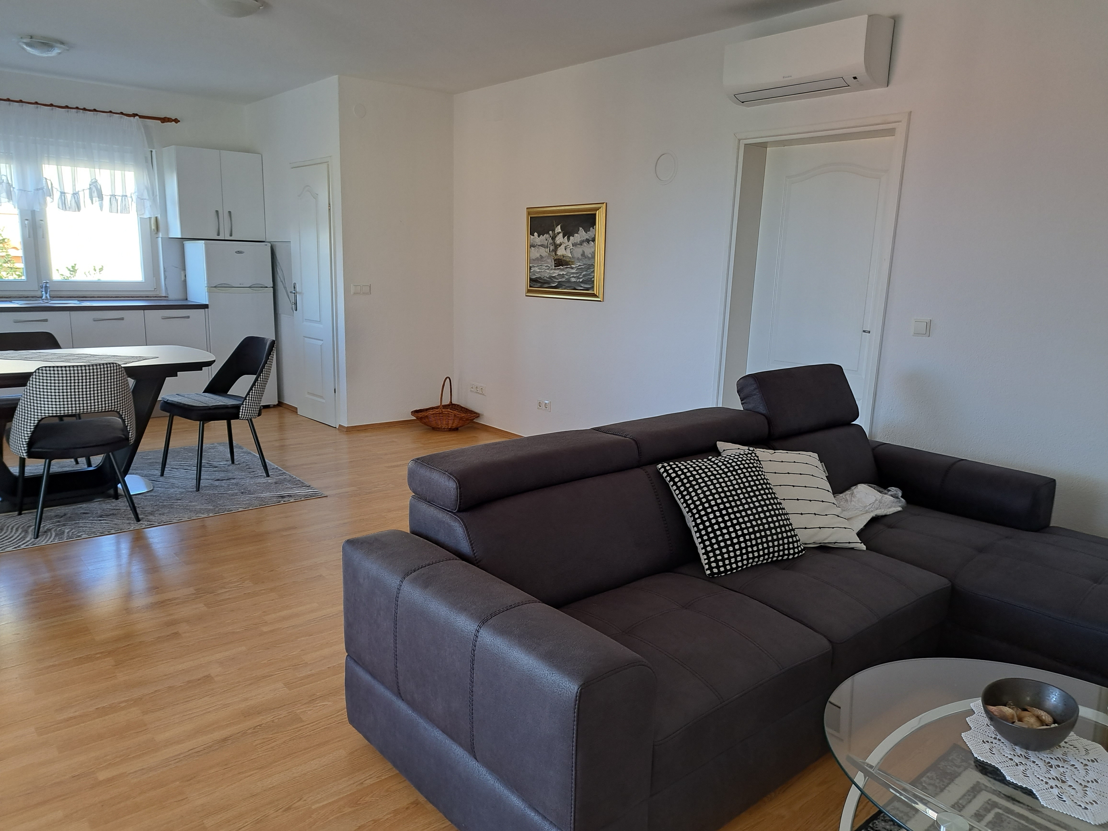 Two bedroom apartment with terrace and sea view Povljana, Pag (A-6296-b)