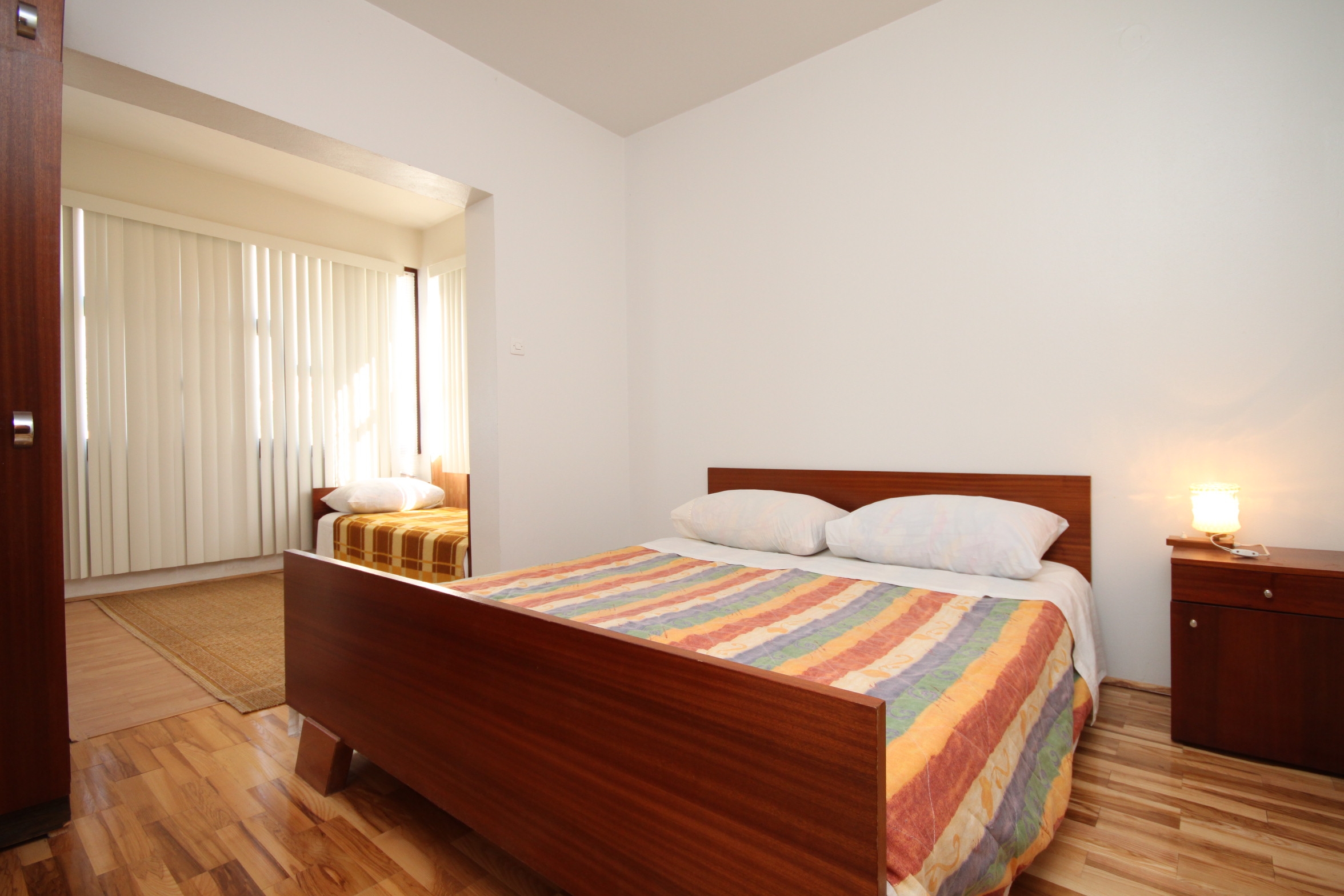 Comfortable and spacious apartment with terrace and sea view Povljana, Pag (A-6299-a)