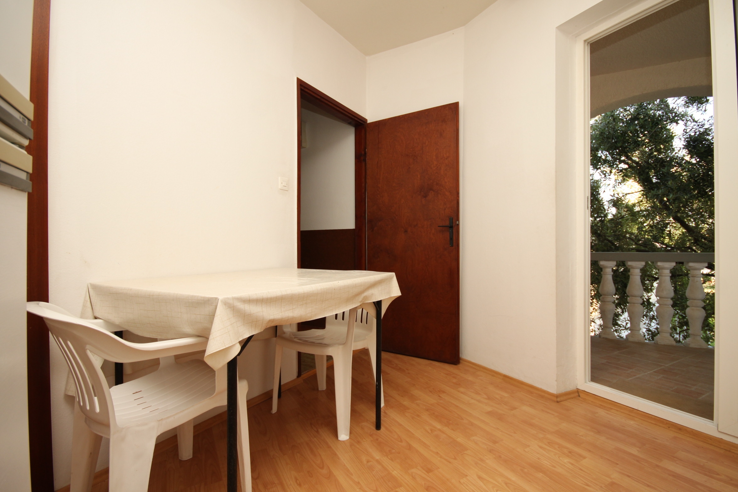 Comfortable and spacious apartment with terrace and sea view Povljana, Pag (A-6299-a)