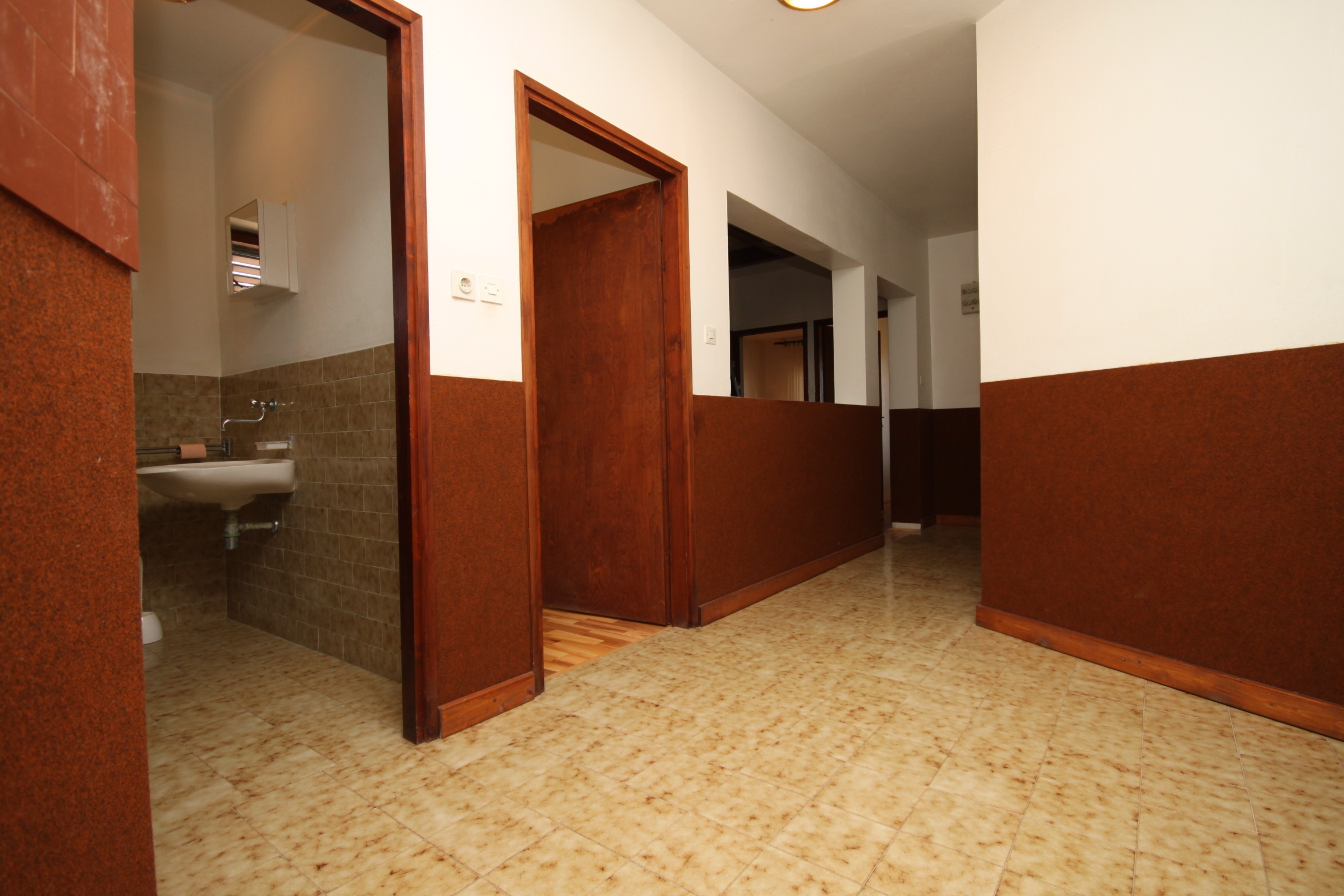 Comfortable and spacious apartment with terrace and sea view Povljana, Pag (A-6299-a)