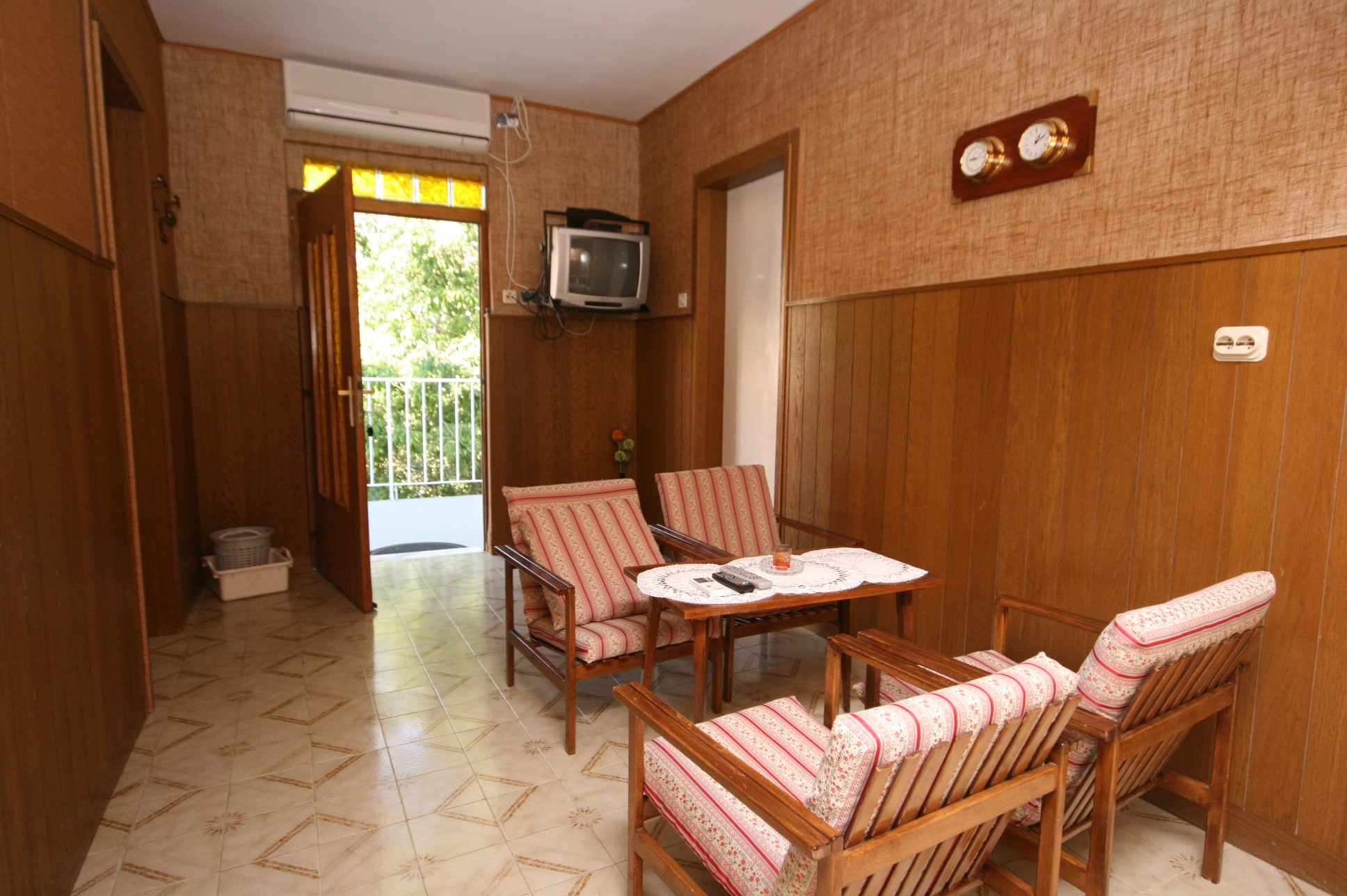 Three bedroom apartment near beach Stara Novalja, Pag (A-6301-a)