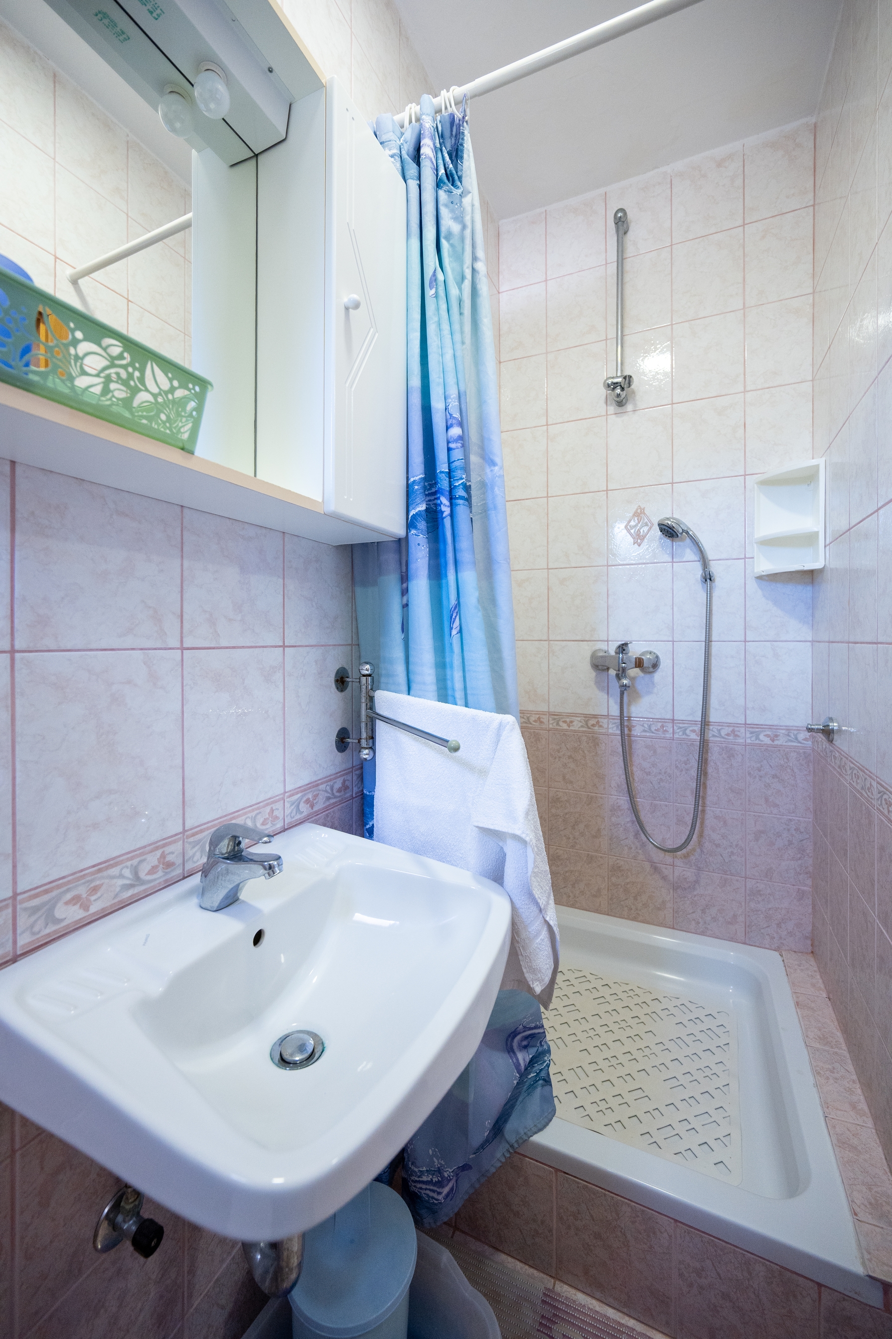 Two bedroom apartment near beach Stara Novalja, Pag  A-b