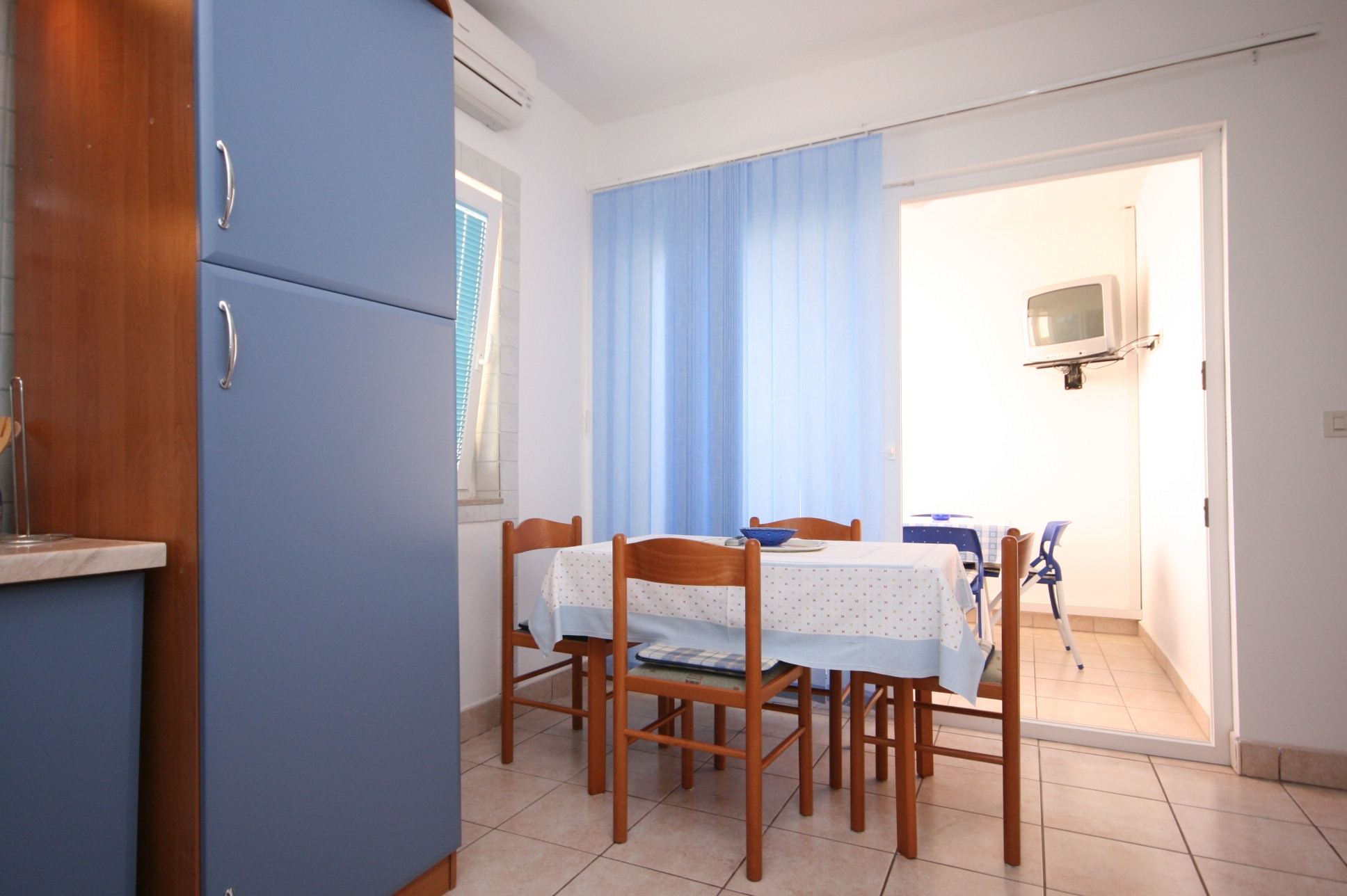 Two bedroom apartment near beach Stara Novalja, Pag (A-6301-b)
