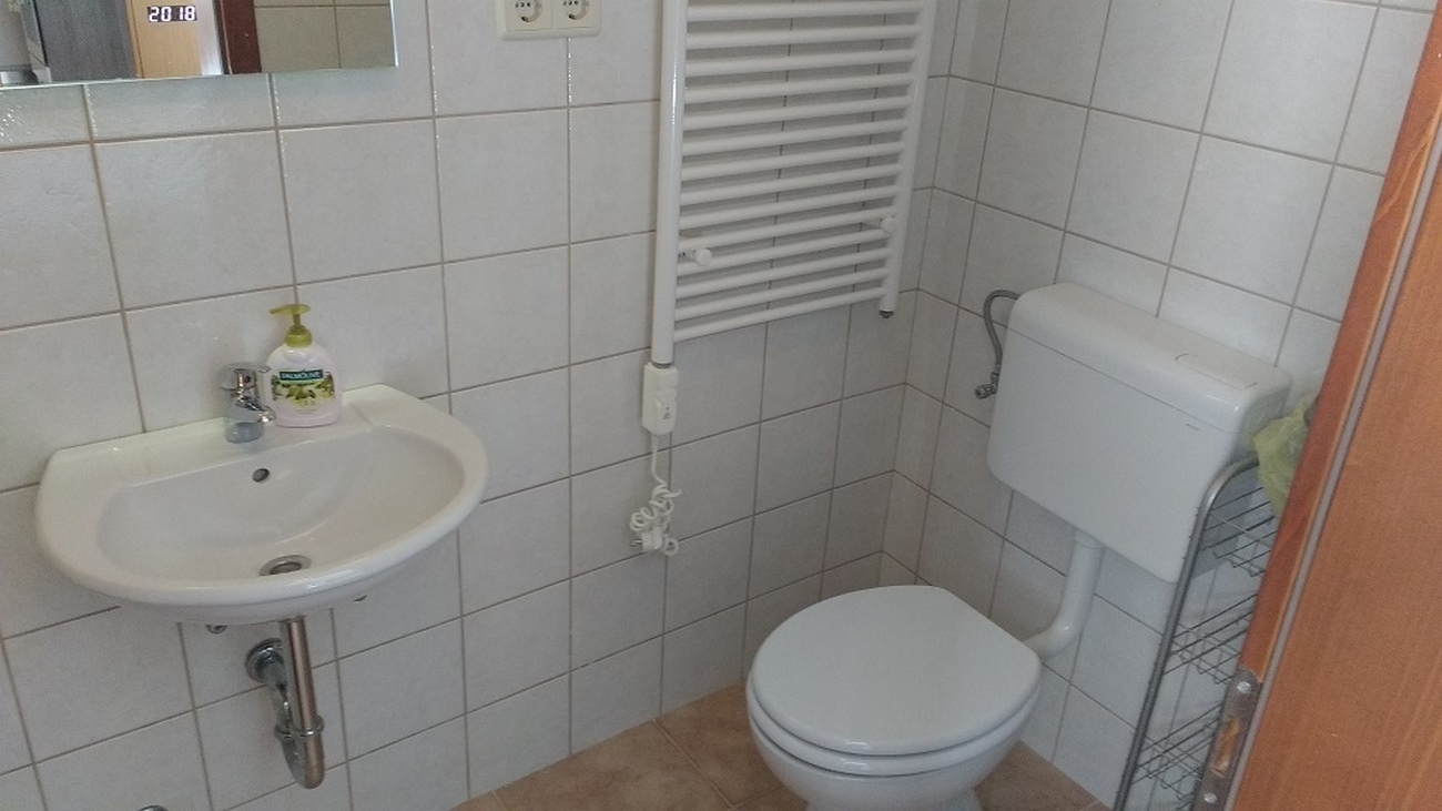 Two bedroom apartment near beach Stara Novalja, Pag  A-b