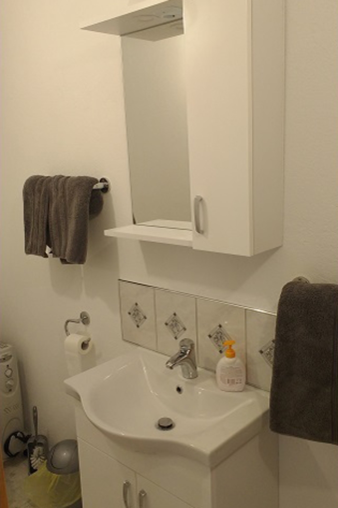 Two bedroom apartment near beach Stara Novalja, Pag  A-b