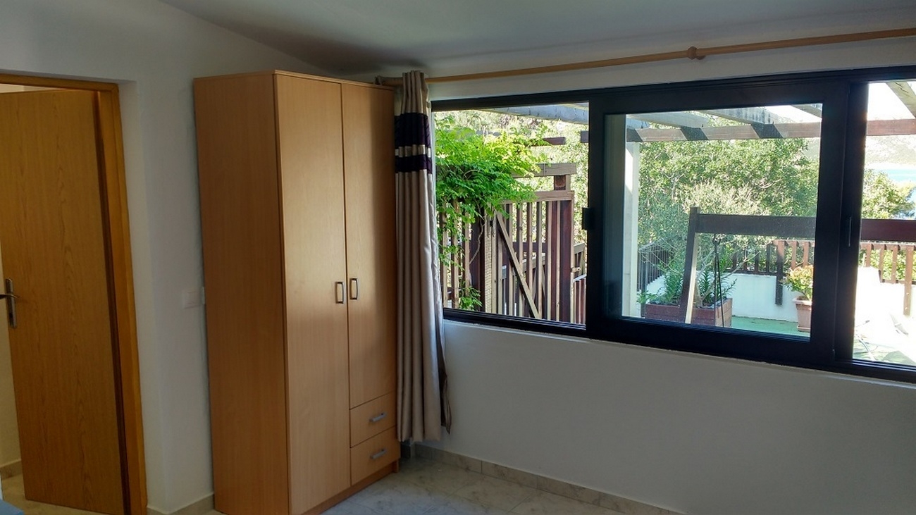 Two bedroom apartment near beach Stara Novalja, Pag  A-b