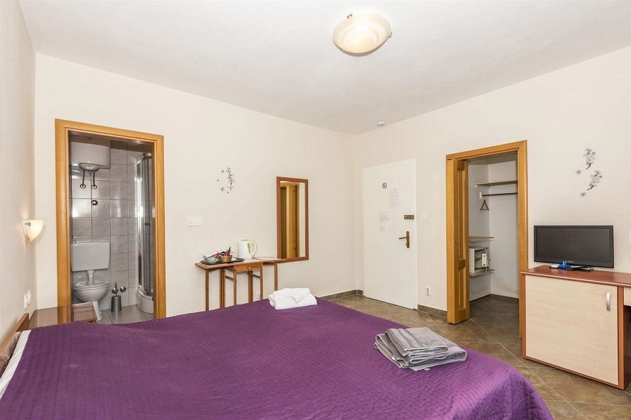 Room near beach Stara Novalja, Pag (S-6303-d)