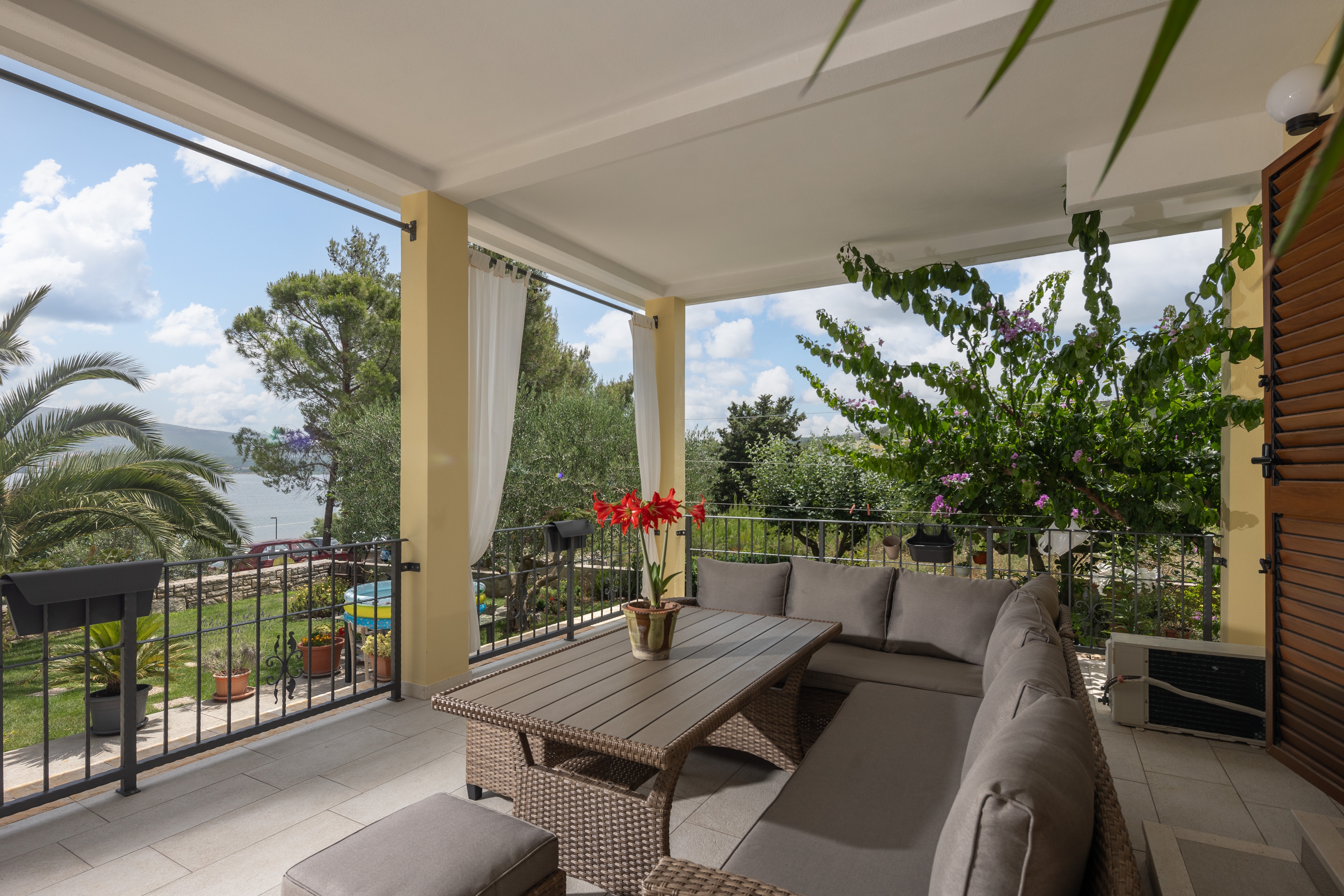 Studio flat with terrace and sea view Pridraga - Cuskijaš, Novigrad  AS-a