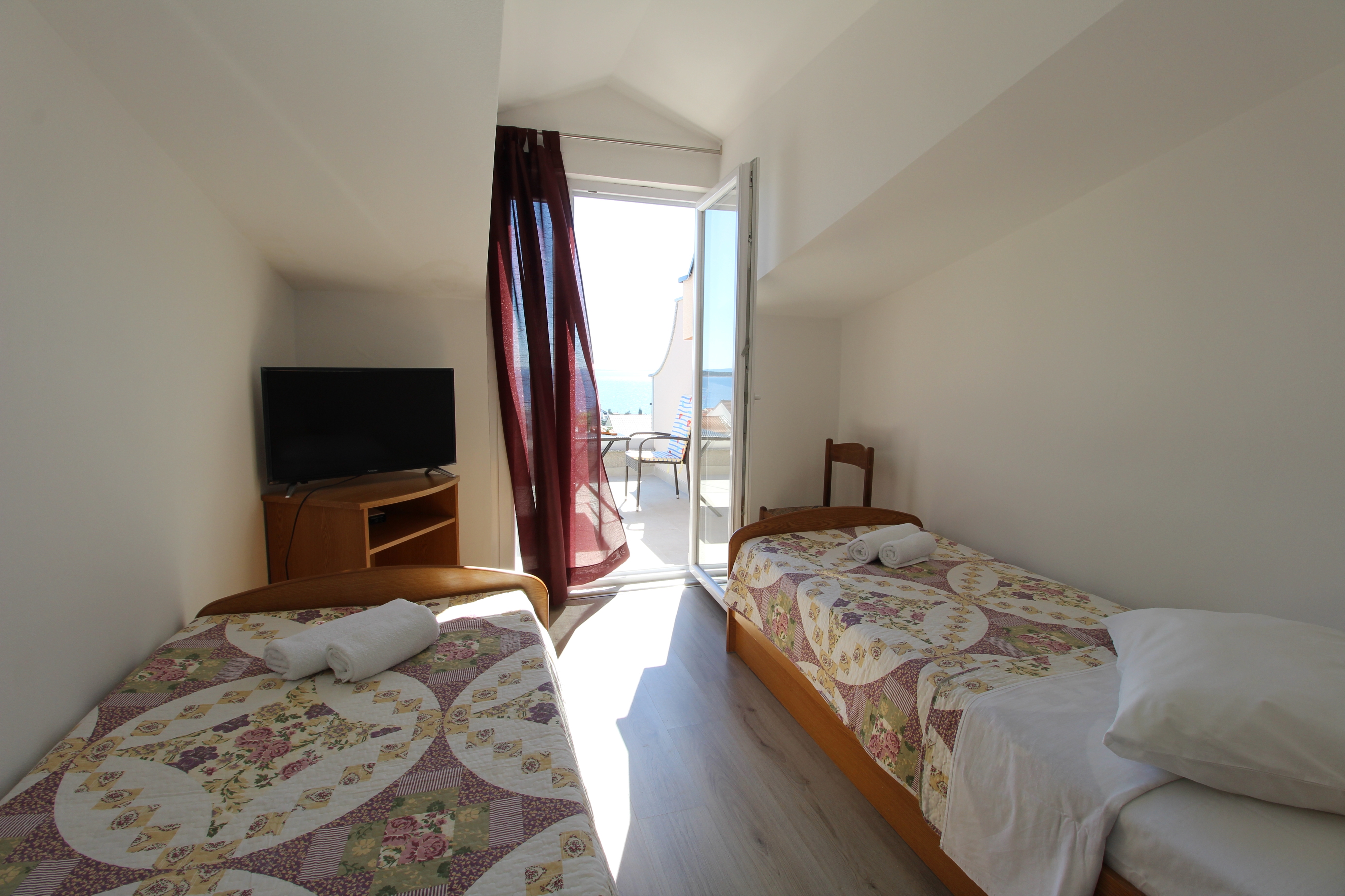 Room with terrace and sea view Mandre, Pag (S-6309-b)
