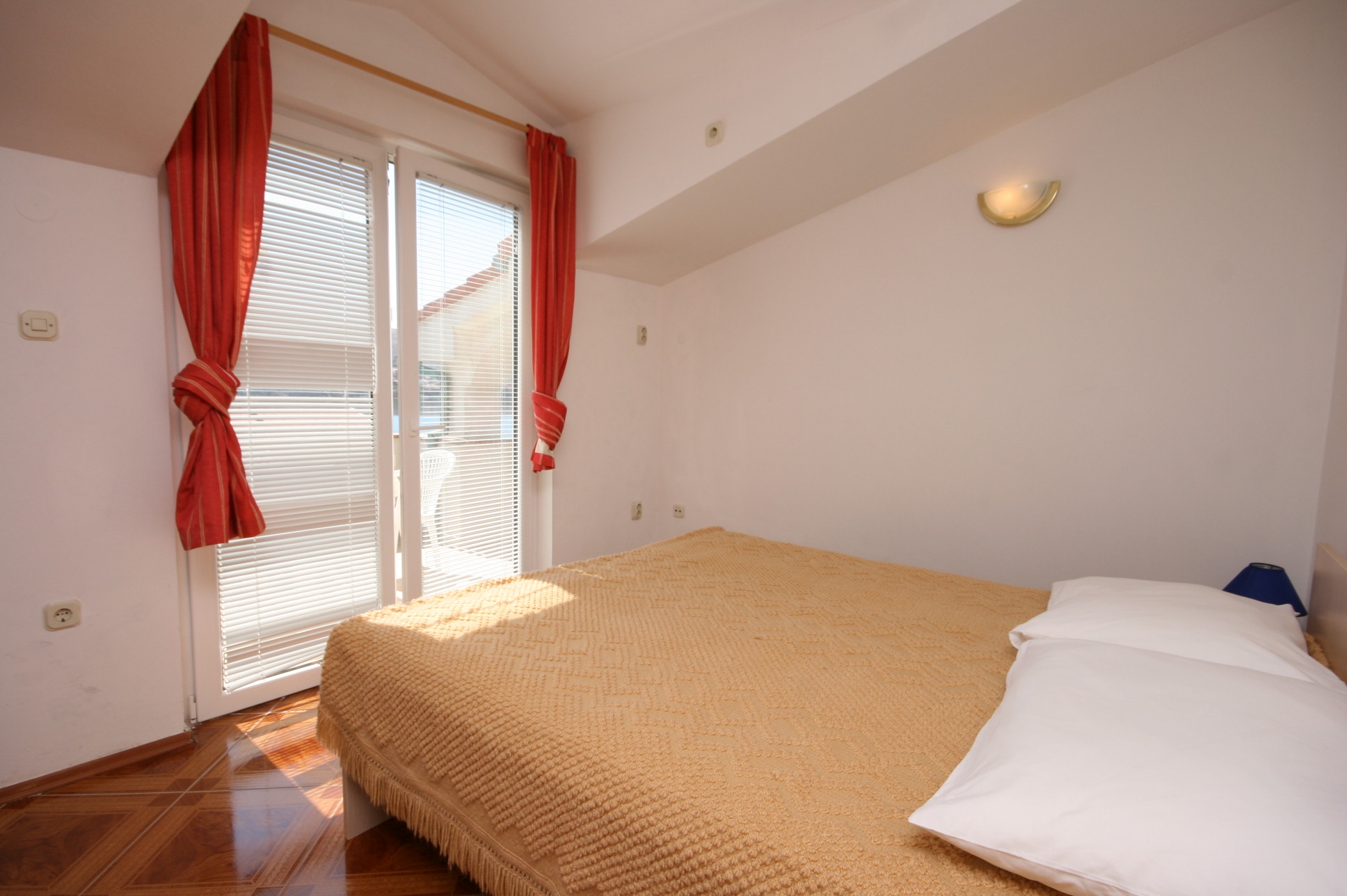 Two bedroom apartment with terrace and sea view Pag  A-d
