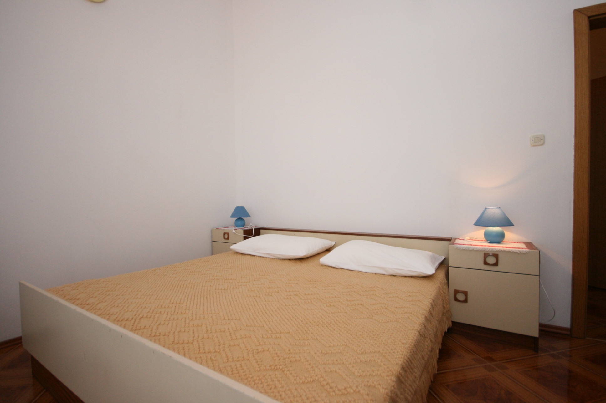 Two bedroom apartment with terrace and sea view Pag  A-e