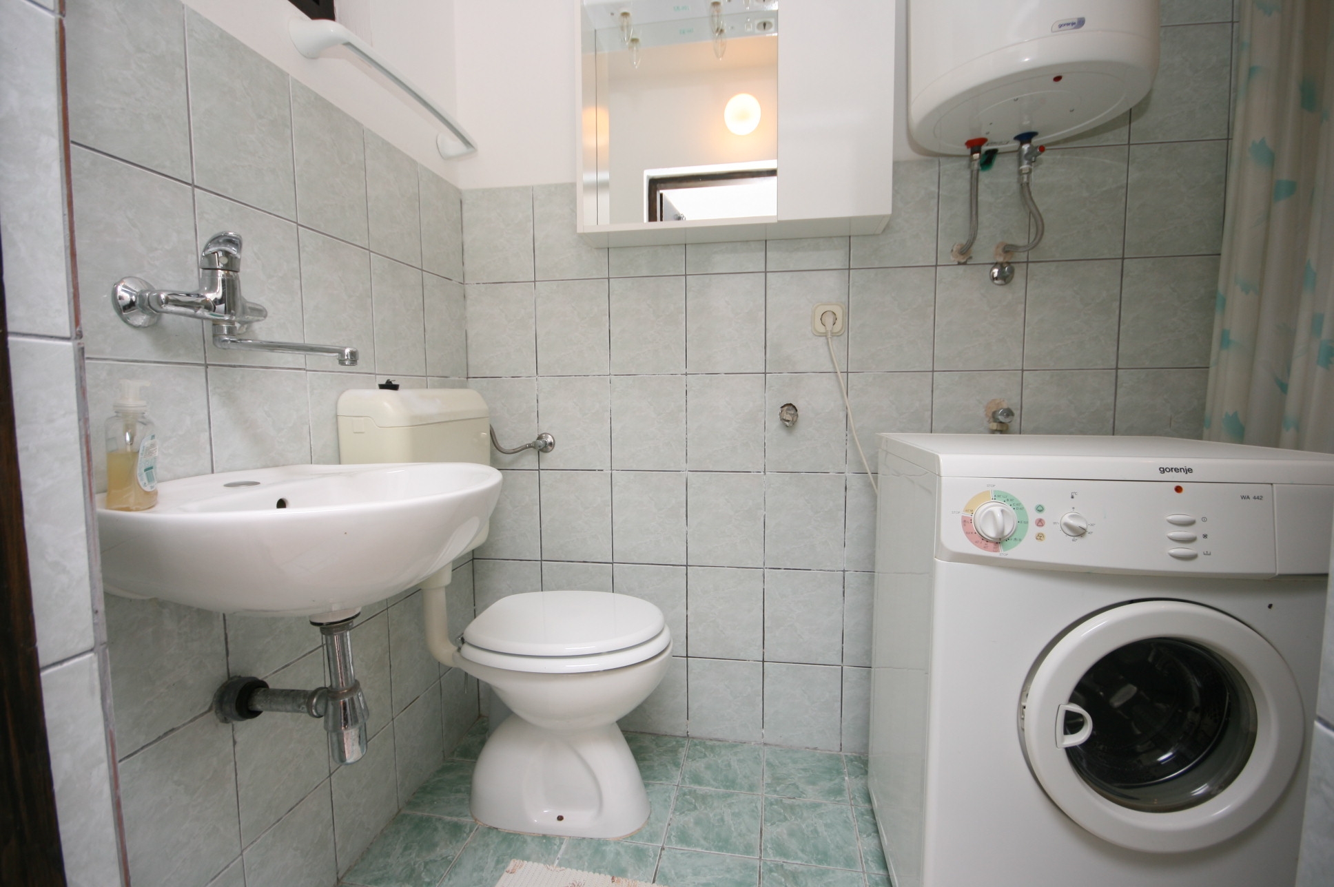 Jednosobni apartman s terasom i pogledom na more Uvala Smokvica, Pag  A-a