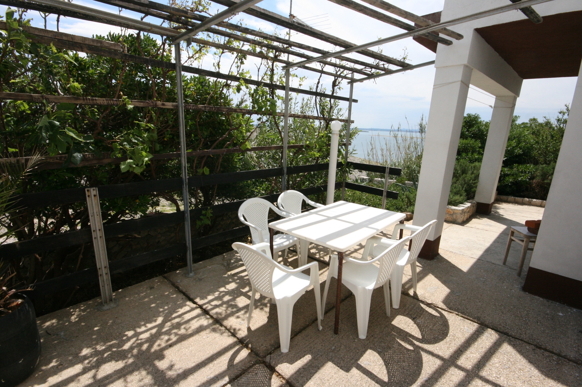 One bedroom apartment with terrace and sea view Cove Smokvica (Pag) (A-6314-a) One bedroom apartment with terrace and sea view Cove Smokvica (Pag) (A-6314-a)