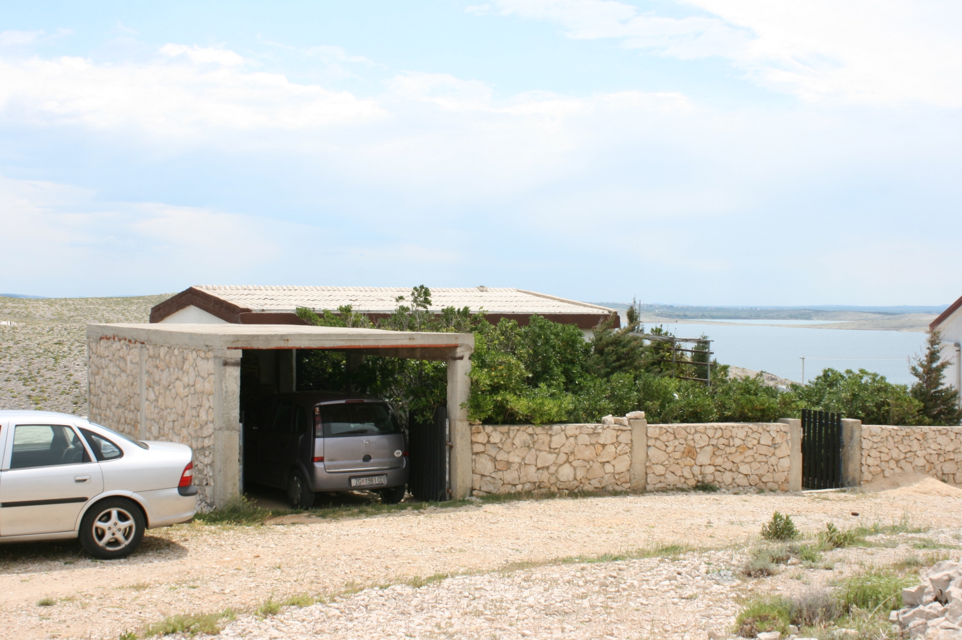 Jednosobni apartman s terasom i pogledom na more Uvala Smokvica, Pag  A-a