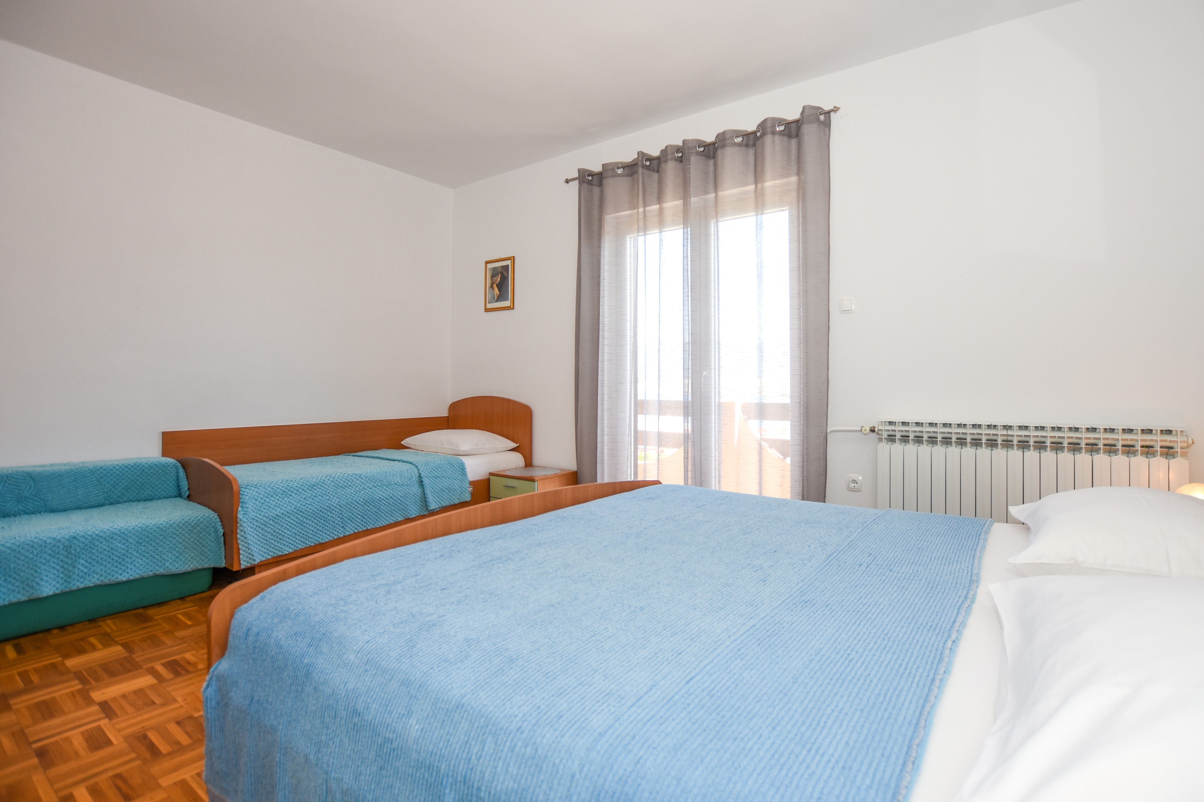 One bedroom apartment with terrace and sea view Pag (A-6316-a)