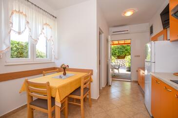 Dining room Pag, Dining room in the apartment, dopusteni kucni ljubimci i WIFI.