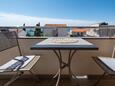 Balkon 1 Novalja, Balkon 1 v ubytování typu apartment, s výhledem na moře a WiFi.