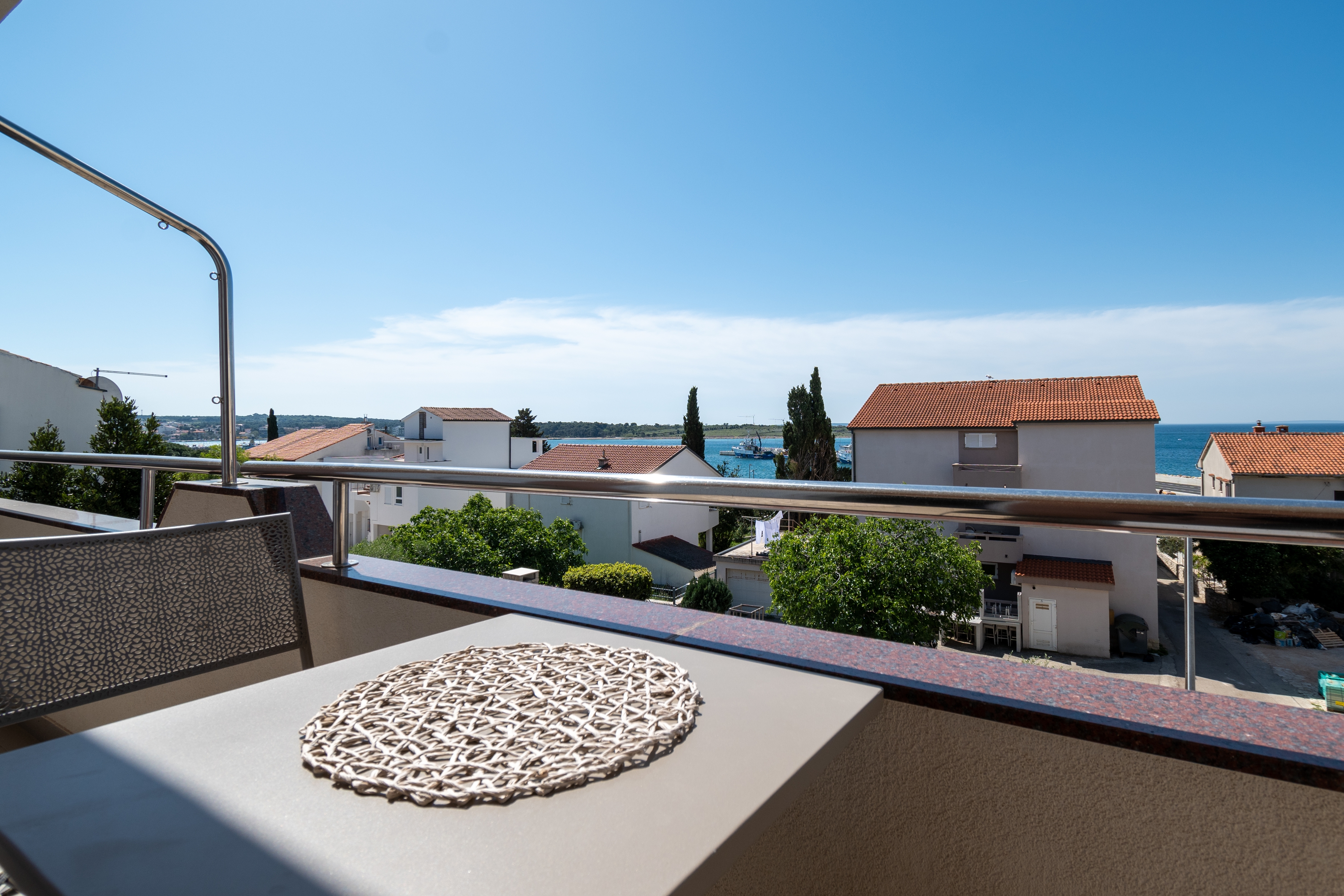 One bedroom apartment with balcony and sea view Novalja, Pag  A-c