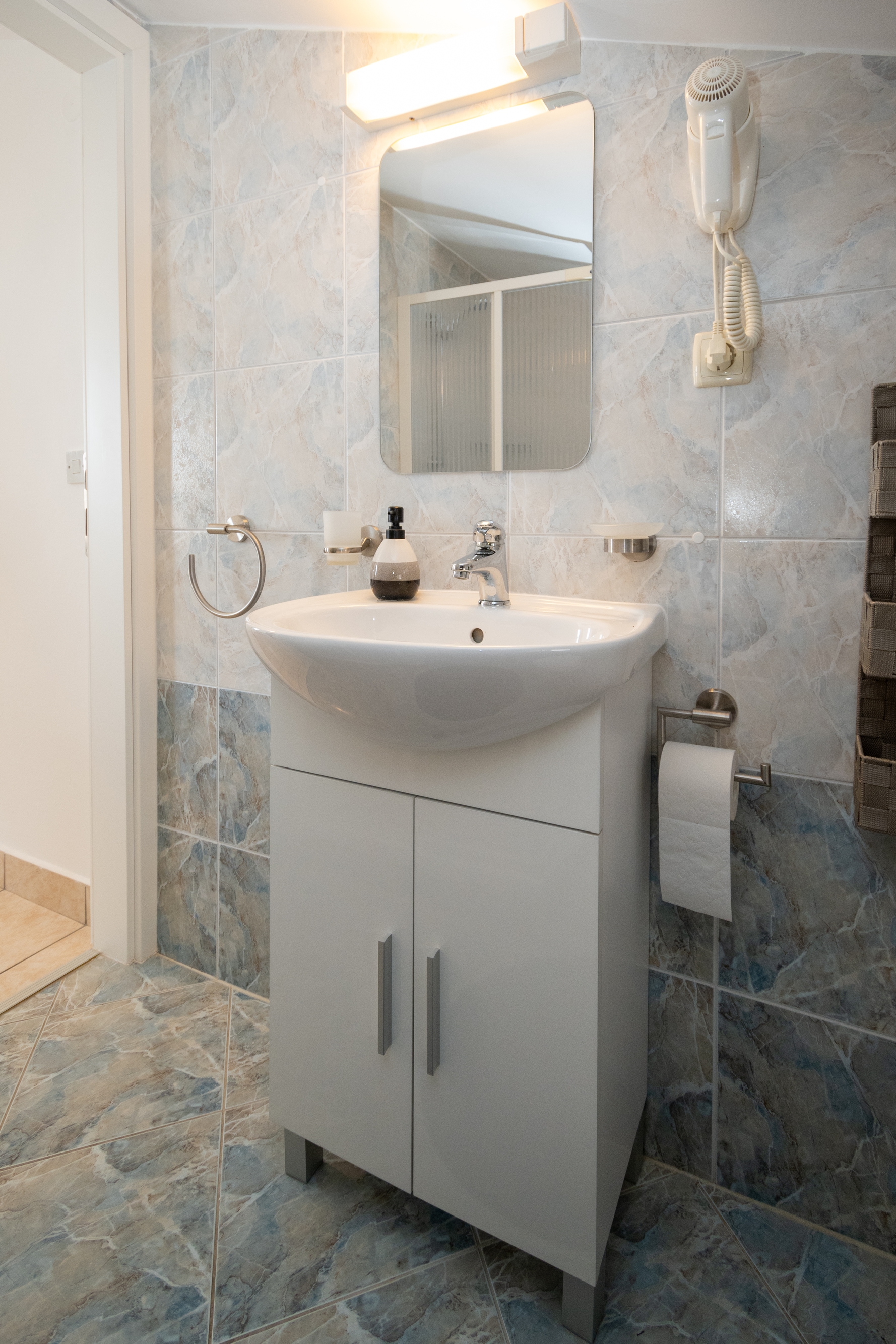 Two bedroom apartment with terrace and sea view Novalja, Pag  A-f