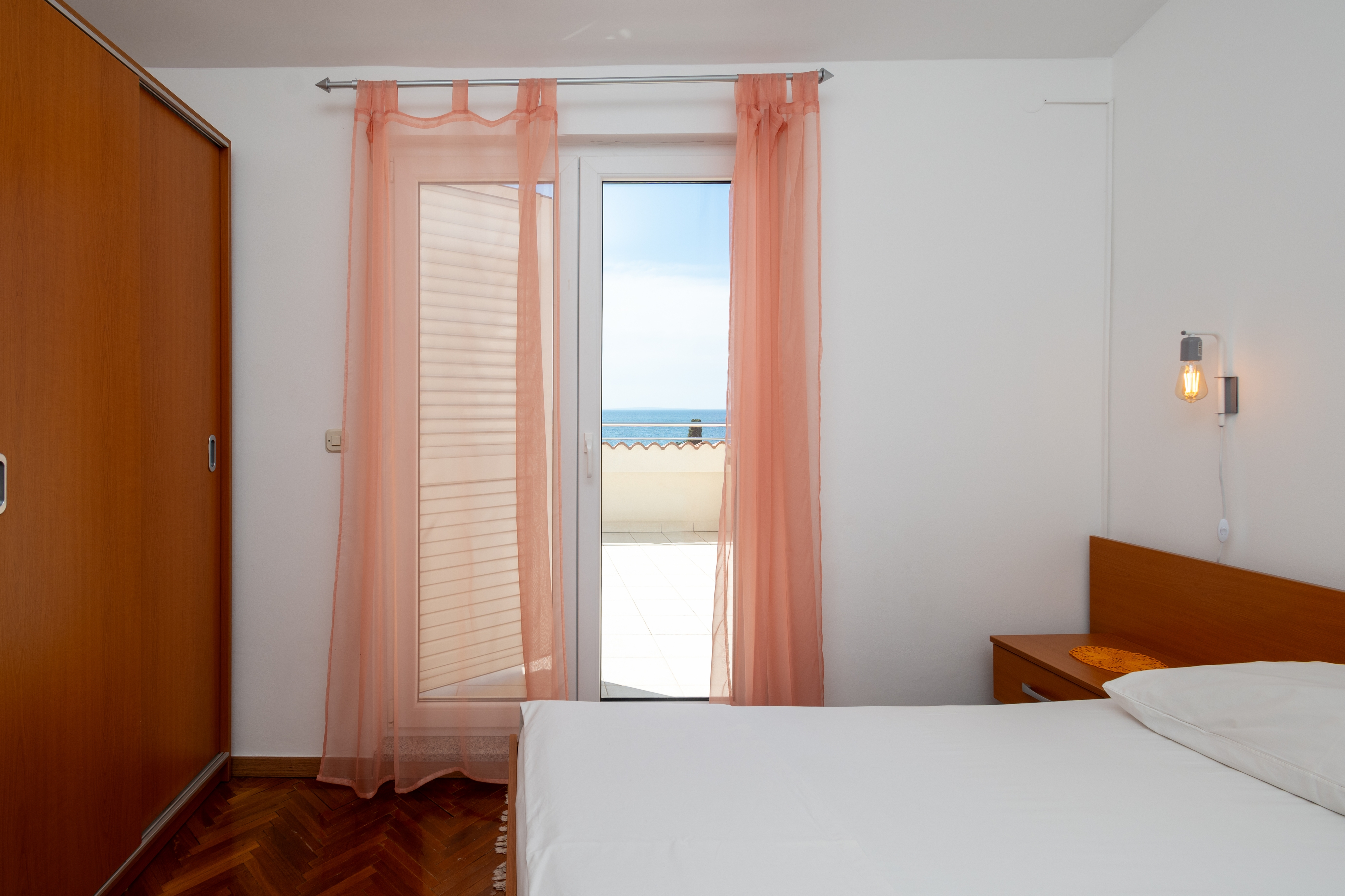 Two bedroom apartment with terrace and sea view Novalja, Pag  A-f