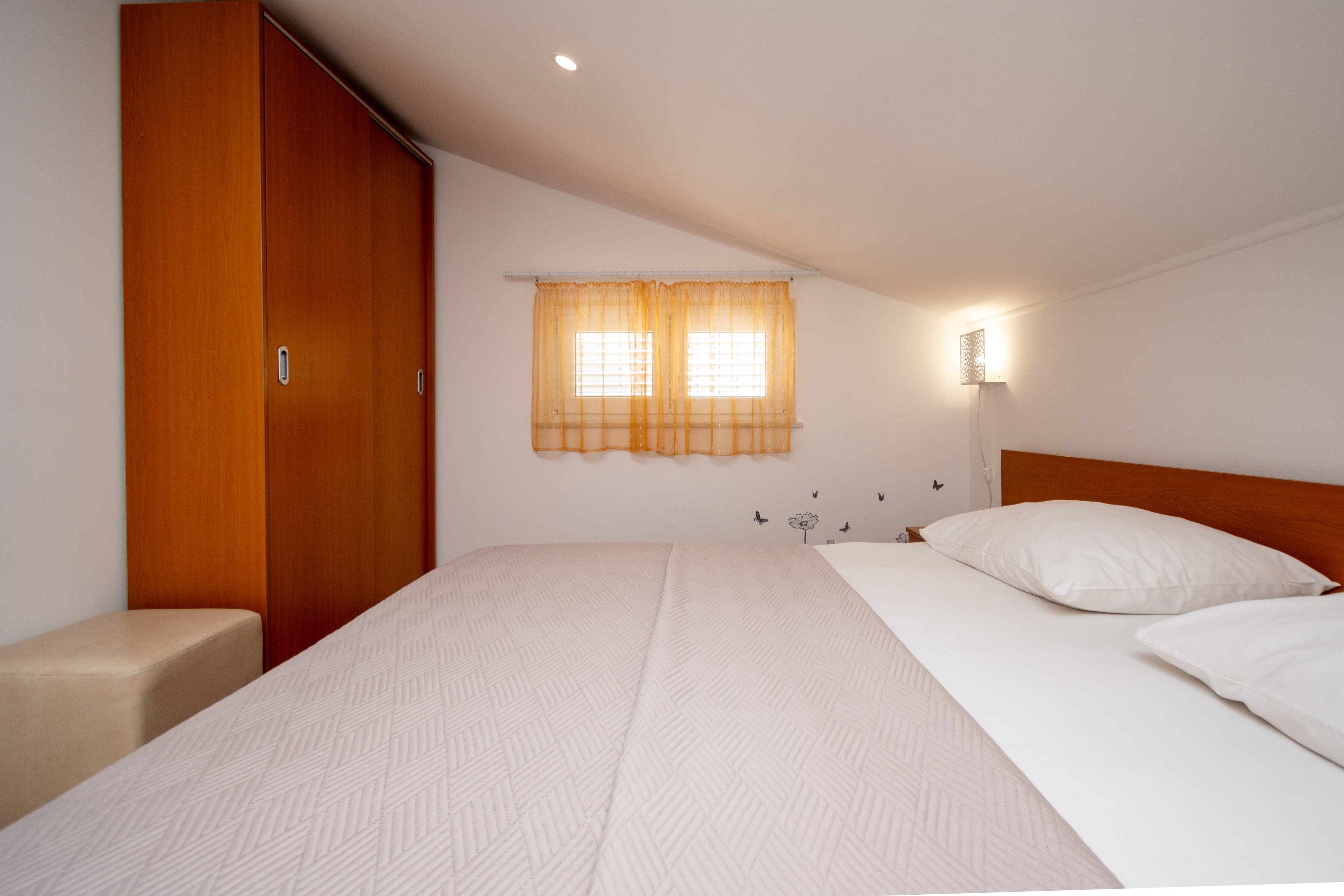 Two bedroom apartment with terrace and sea view Novalja, Pag  A-f