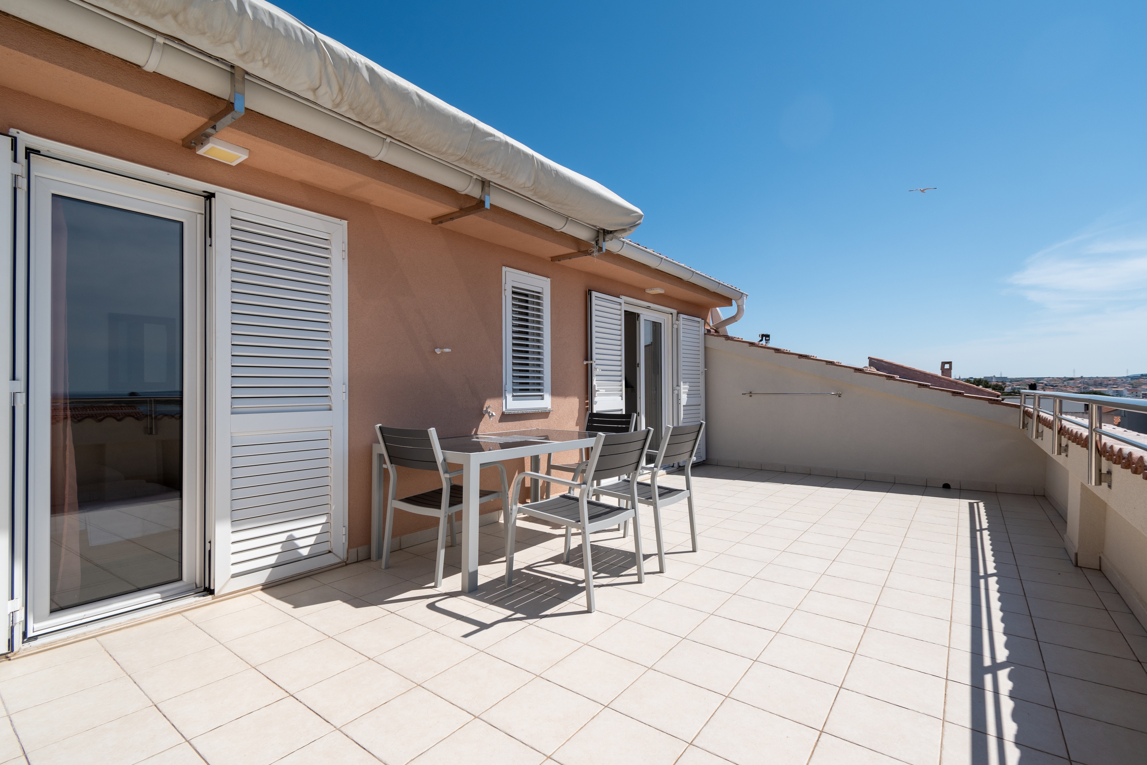 Two bedroom apartment with terrace and sea view Novalja, Pag  A-f