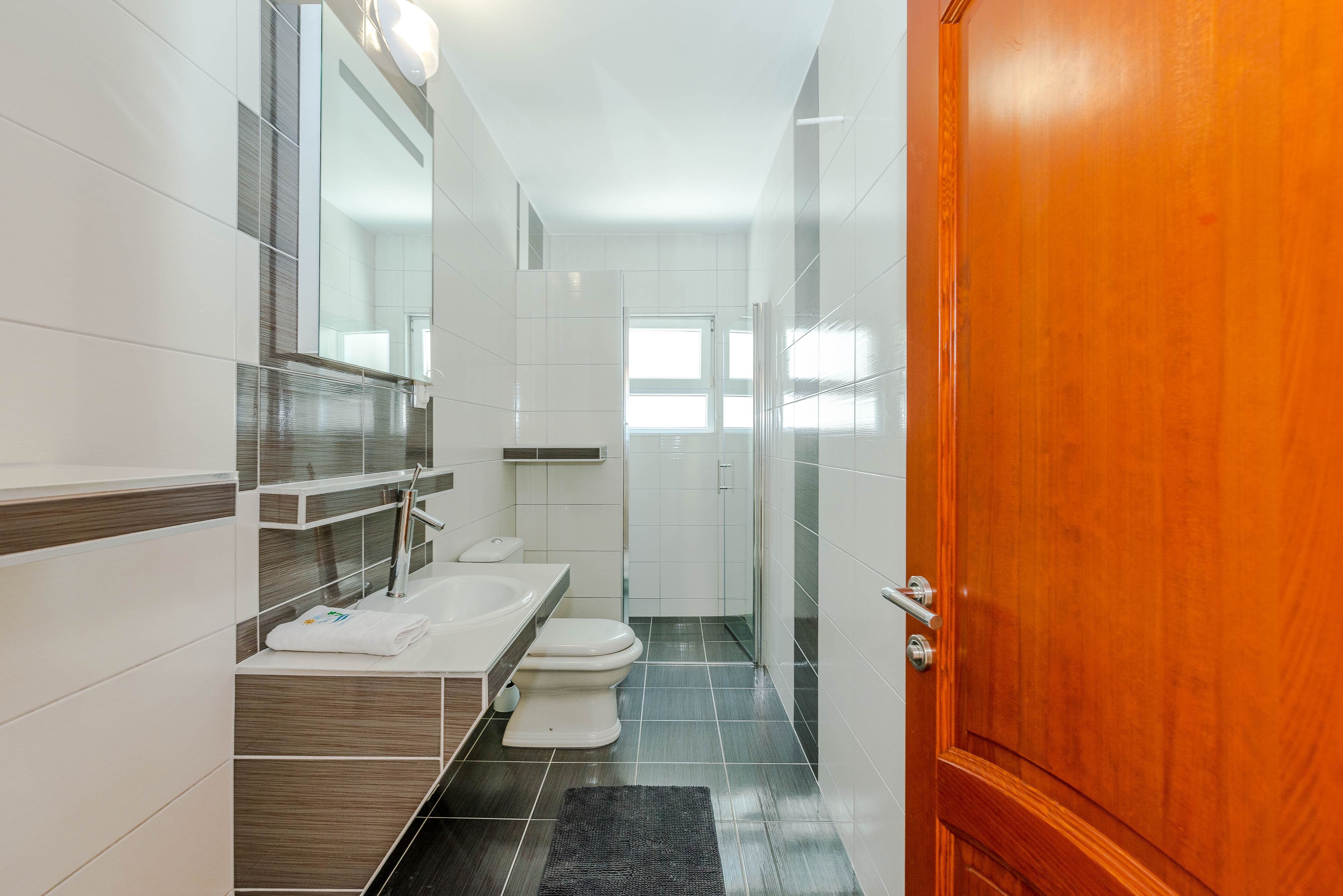 Two bedroom apartment with terrace and sea view Stara Novalja, Pag  A-a