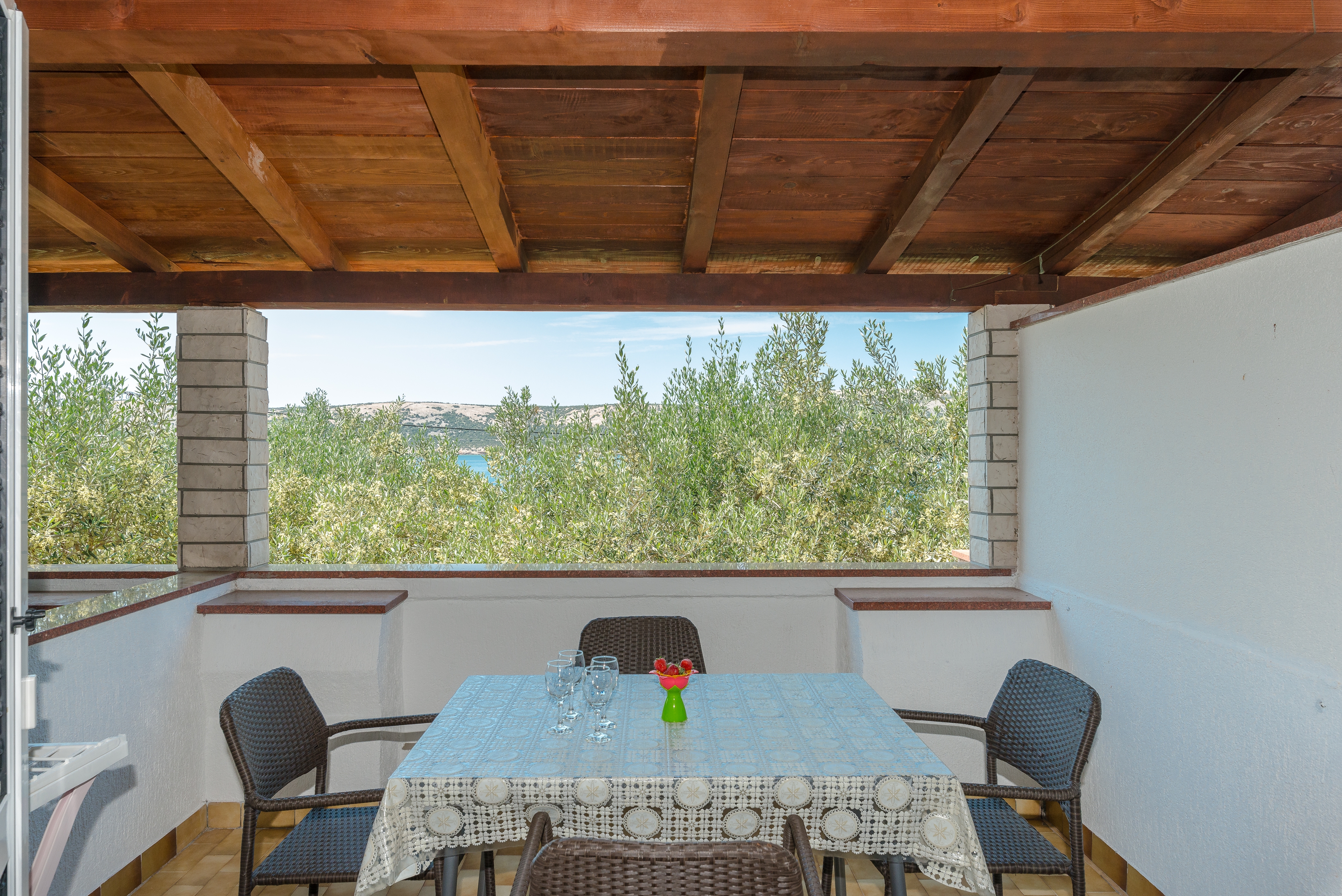 Two bedroom apartment with terrace and sea view Stara Novalja, Pag  A-b