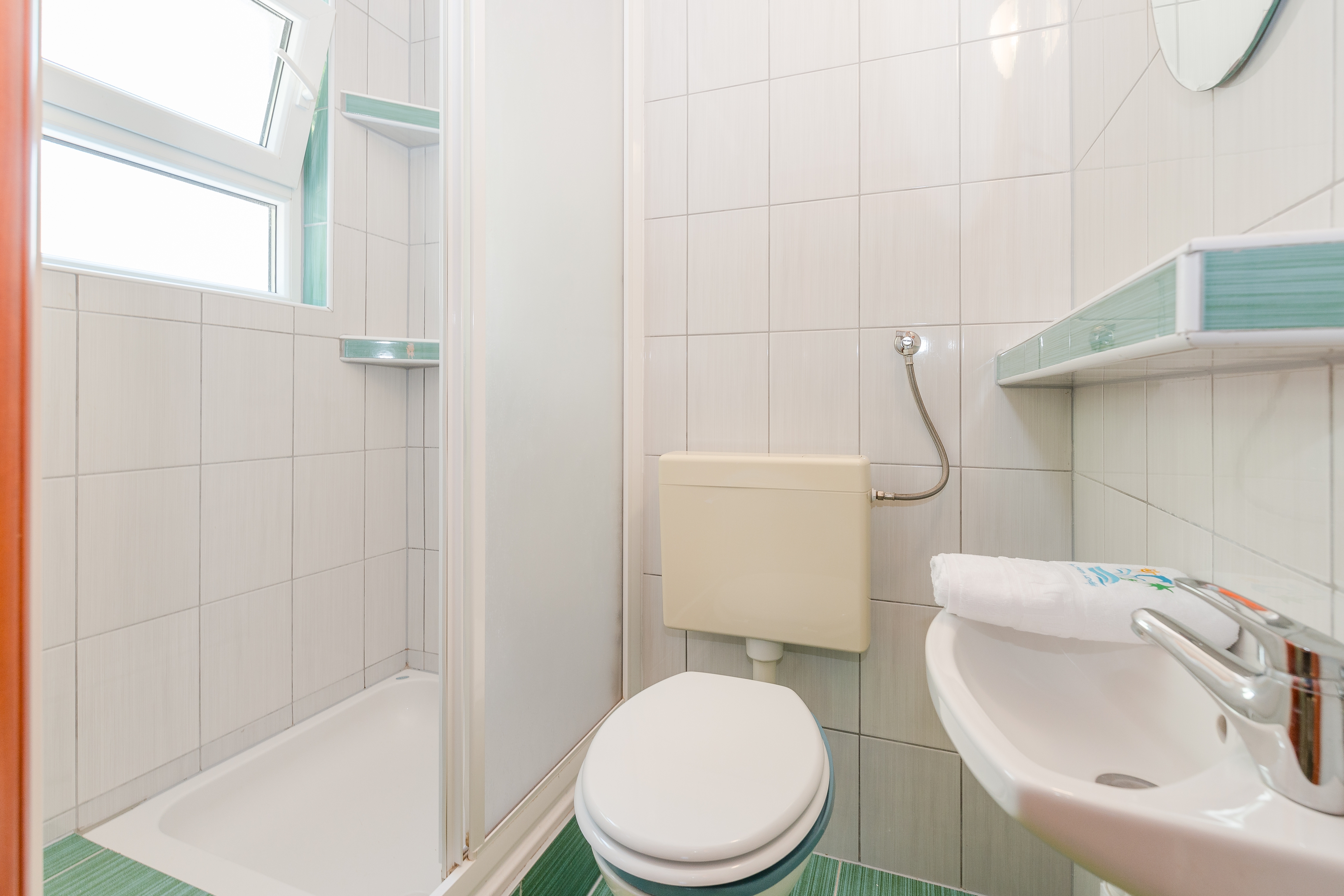 Three bedroom apartment with terrace and sea view Stara Novalja, Pag  A-c