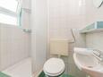 Ванная комната 2 Stara Novalja, Ванная комната 2 в размещении типа apartment, WiFi.