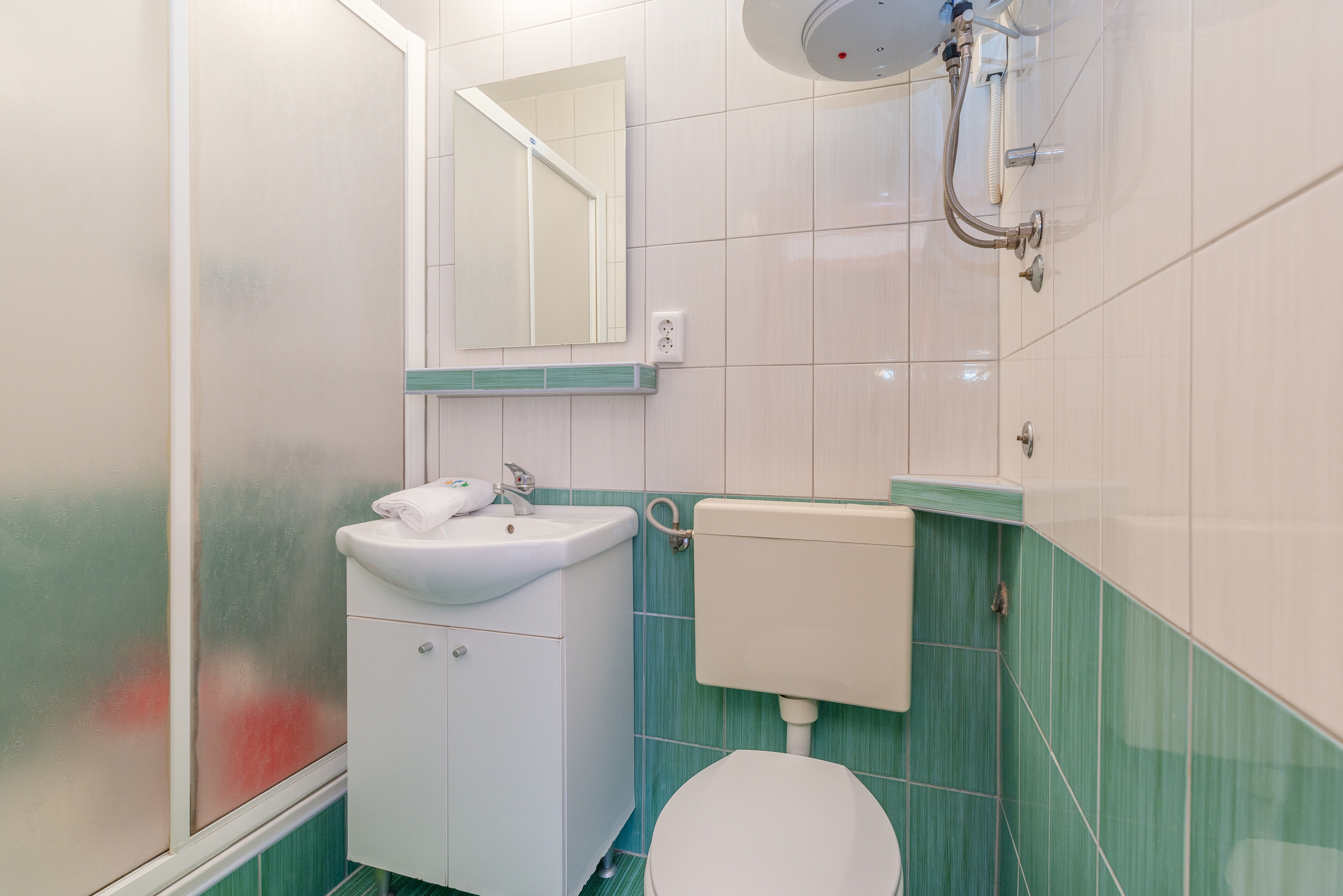 Three bedroom apartment with terrace and sea view Stara Novalja, Pag  A-c