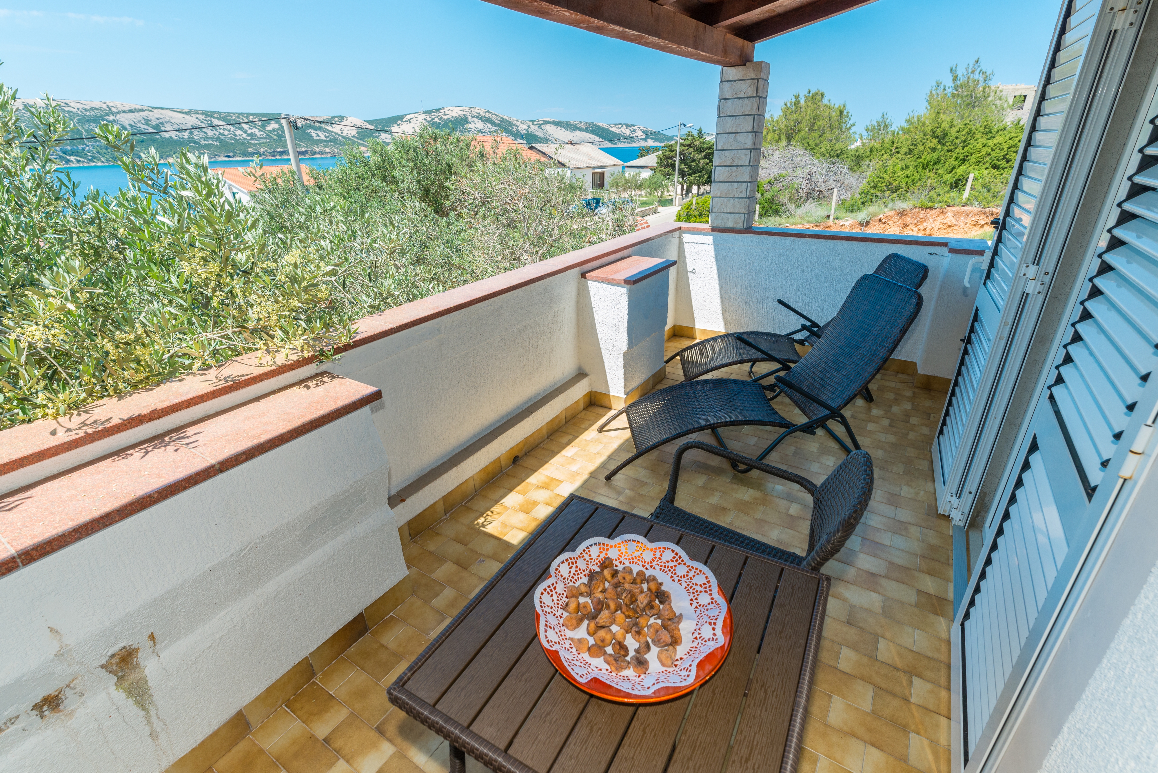 Three bedroom apartment with terrace and sea view Stara Novalja, Pag  A-c