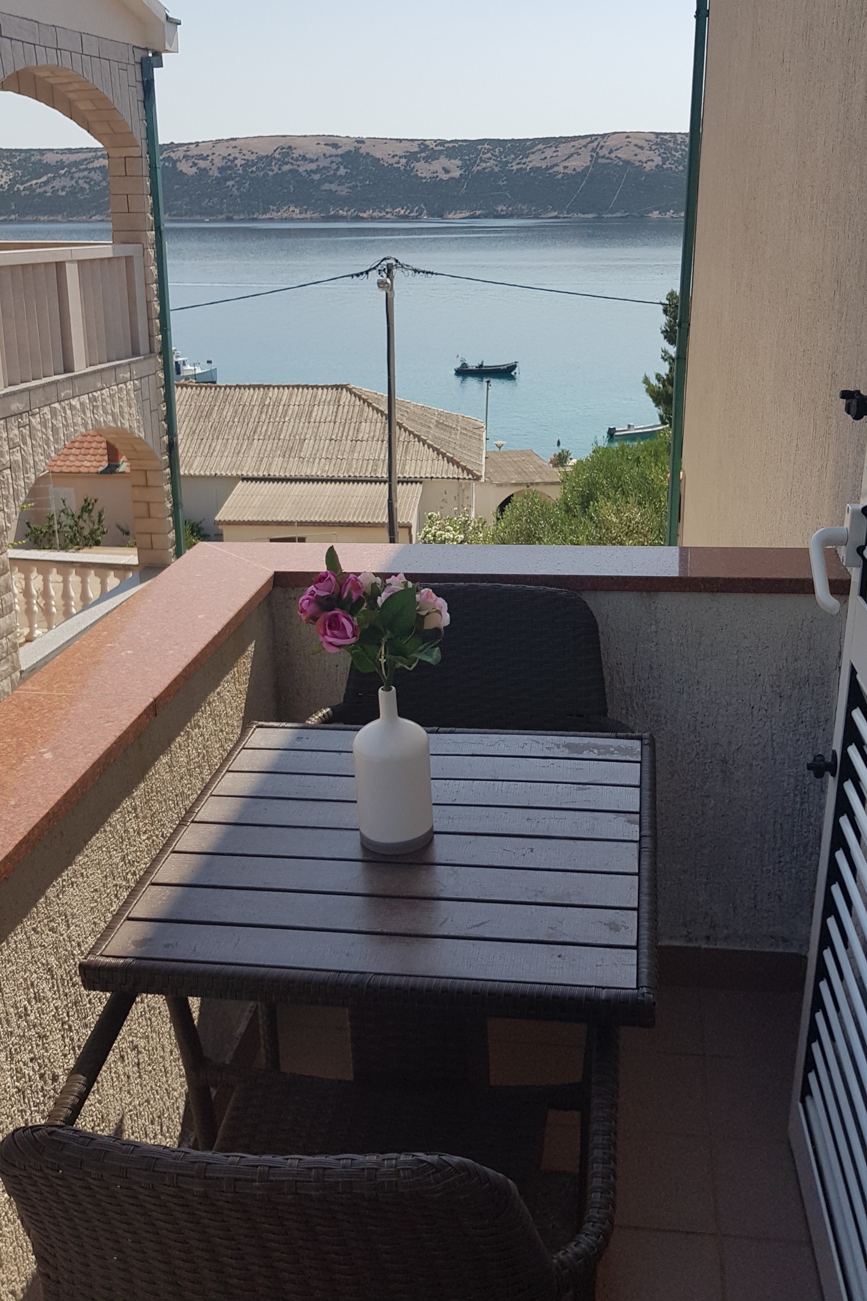 Two bedroom apartment with balcony and sea view Stara Novalja, Pag  A-d