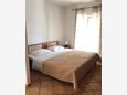Ložnice Vodice, Ložnice v ubytování typu apartment, domácí mazlíčci povoleni a WiFi.