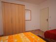 Vodice, Bedroom in the apartment, air condition available, (pet friendly) and WiFi.