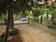 Parking lot Vodice, Vodice, Parking lot 6321 - Apartments with pebble beach.