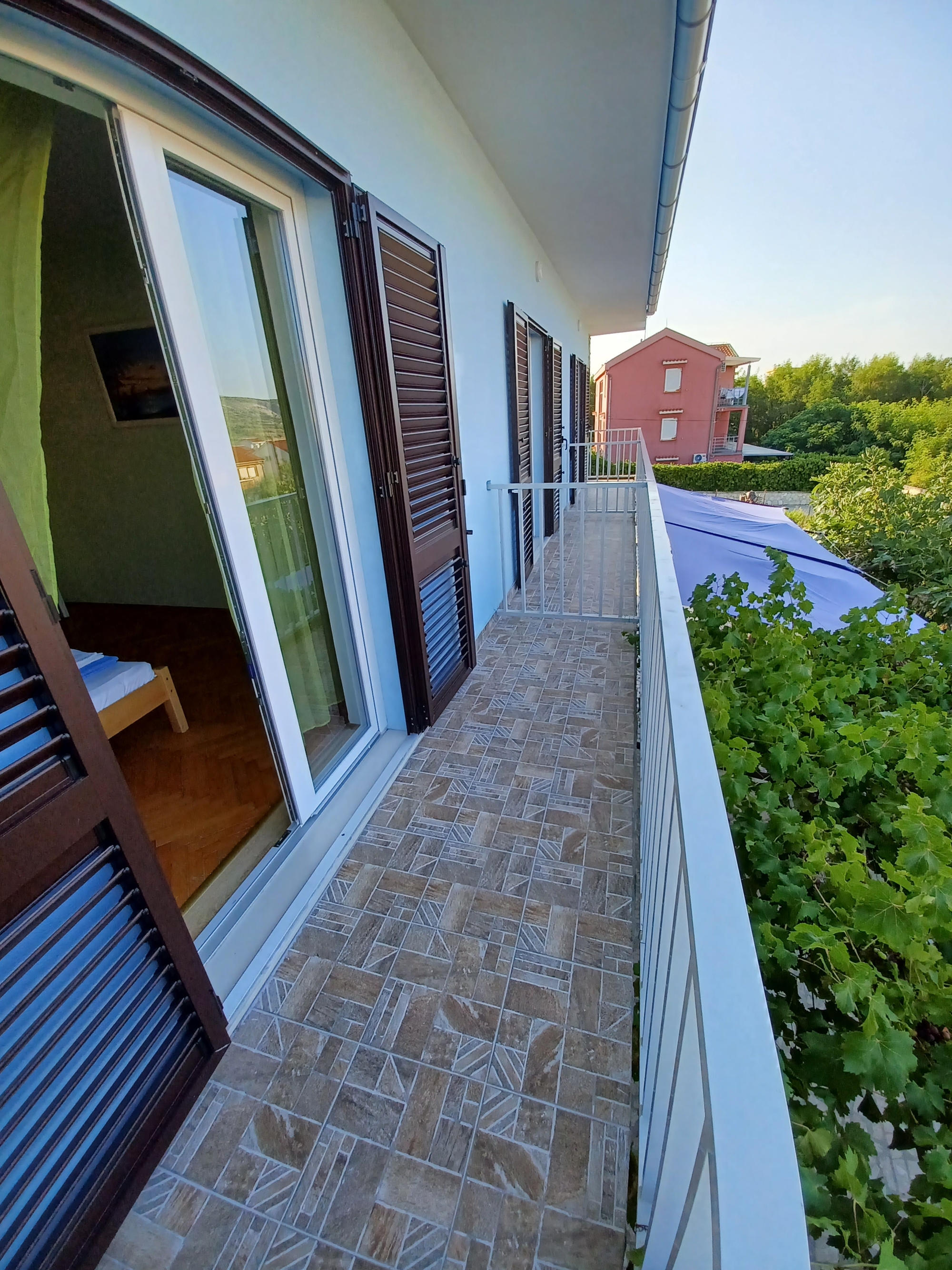 Four-bedroom apartment with terrace and sea view Pag  A-a