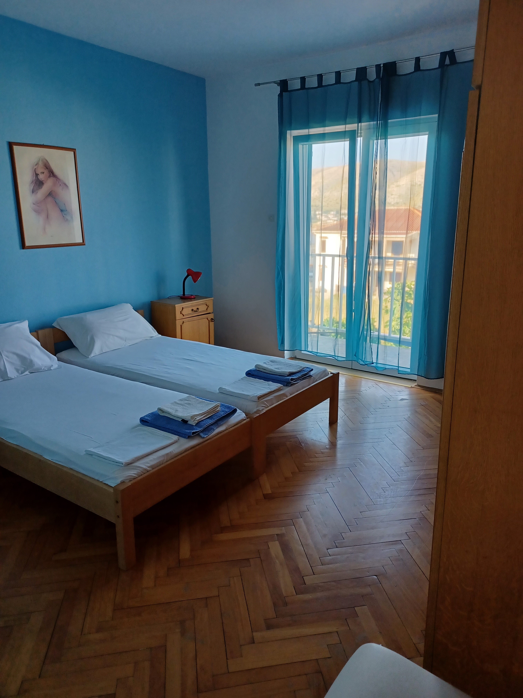Četverosobni apartman s terasom i pogledom na more Pag  A-a