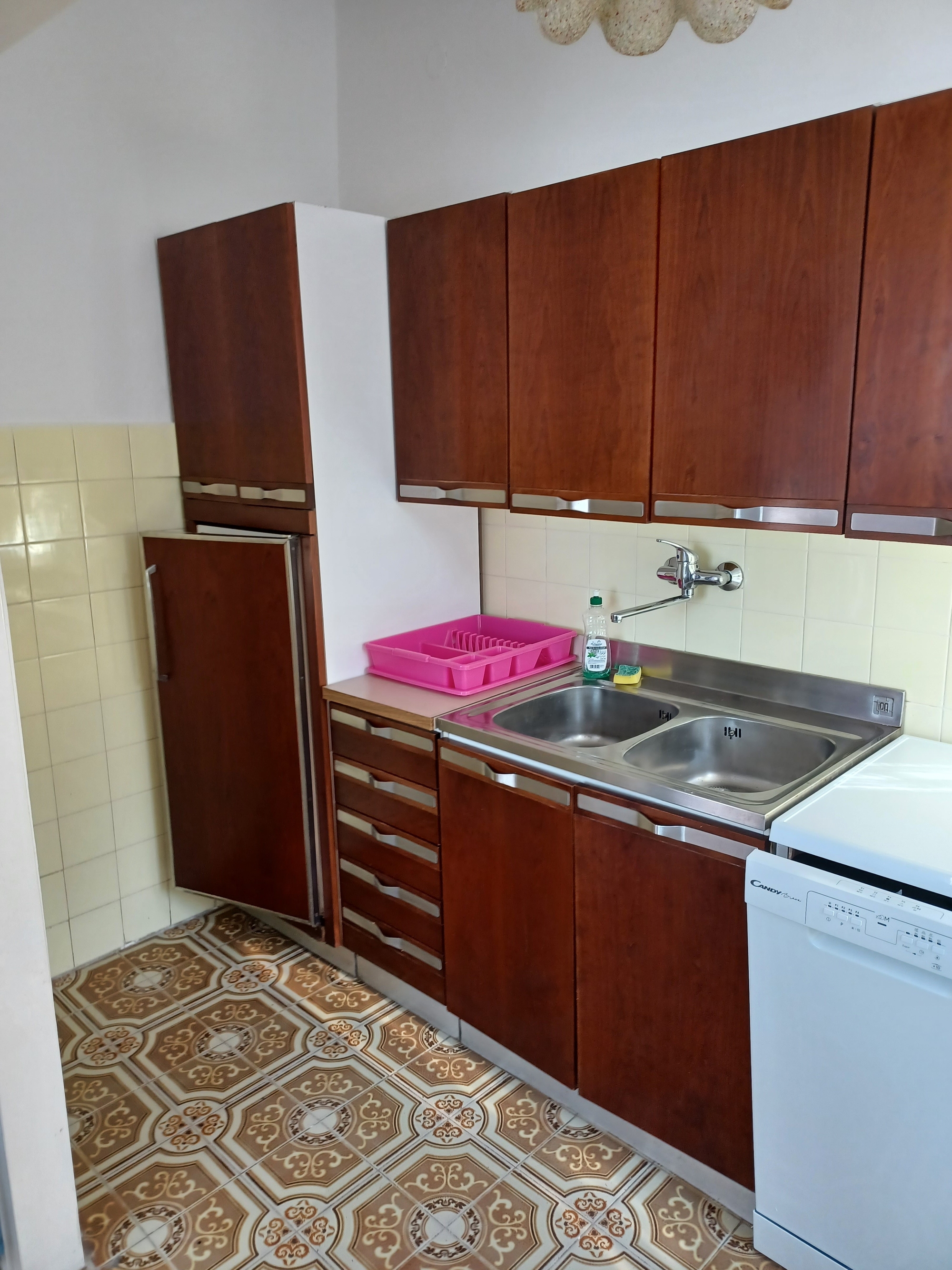 Četverosobni apartman s terasom i pogledom na more Pag  A-a