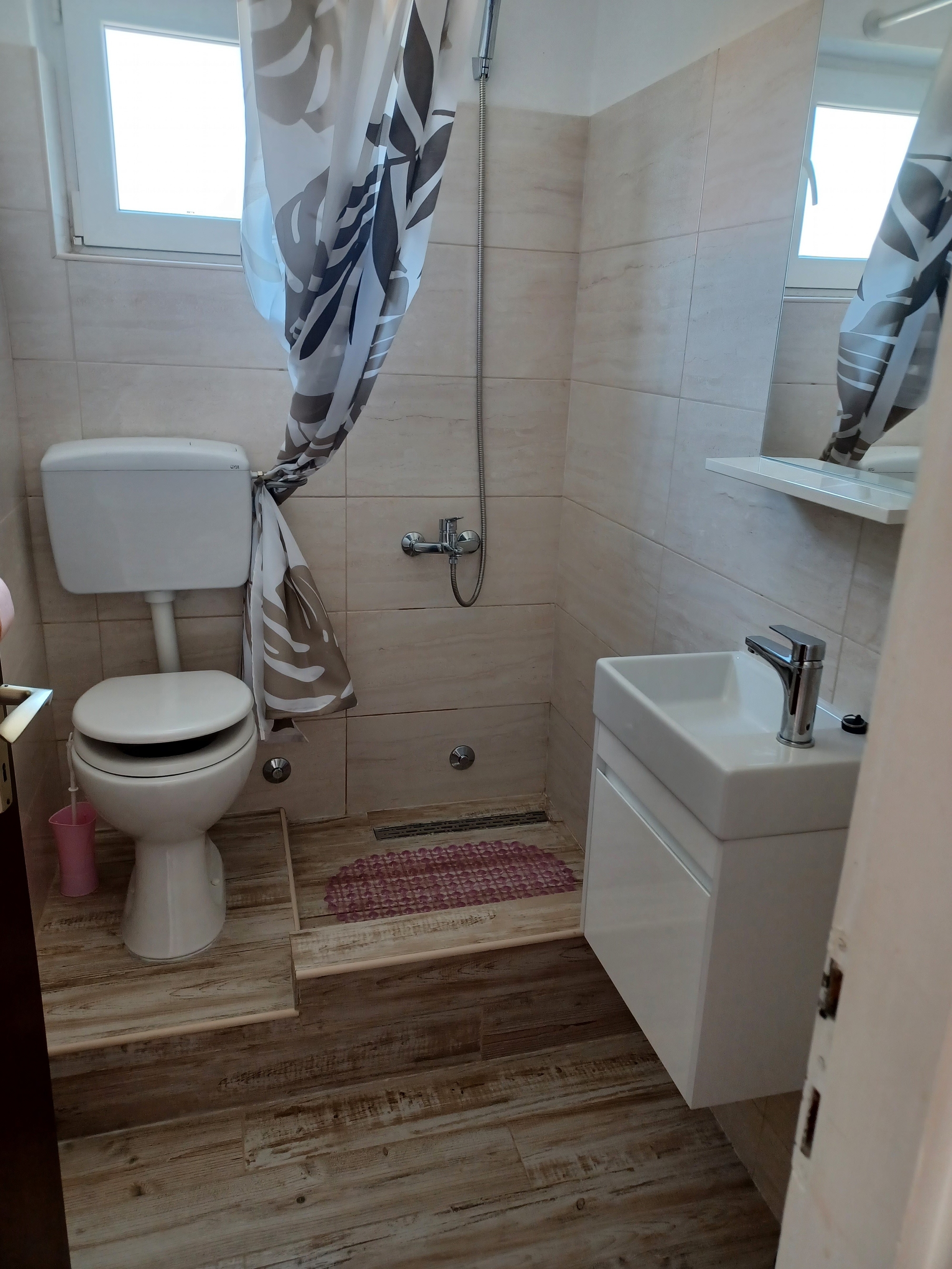 Jednosobni apartman s terasom i pogledom na more Pag  A-b