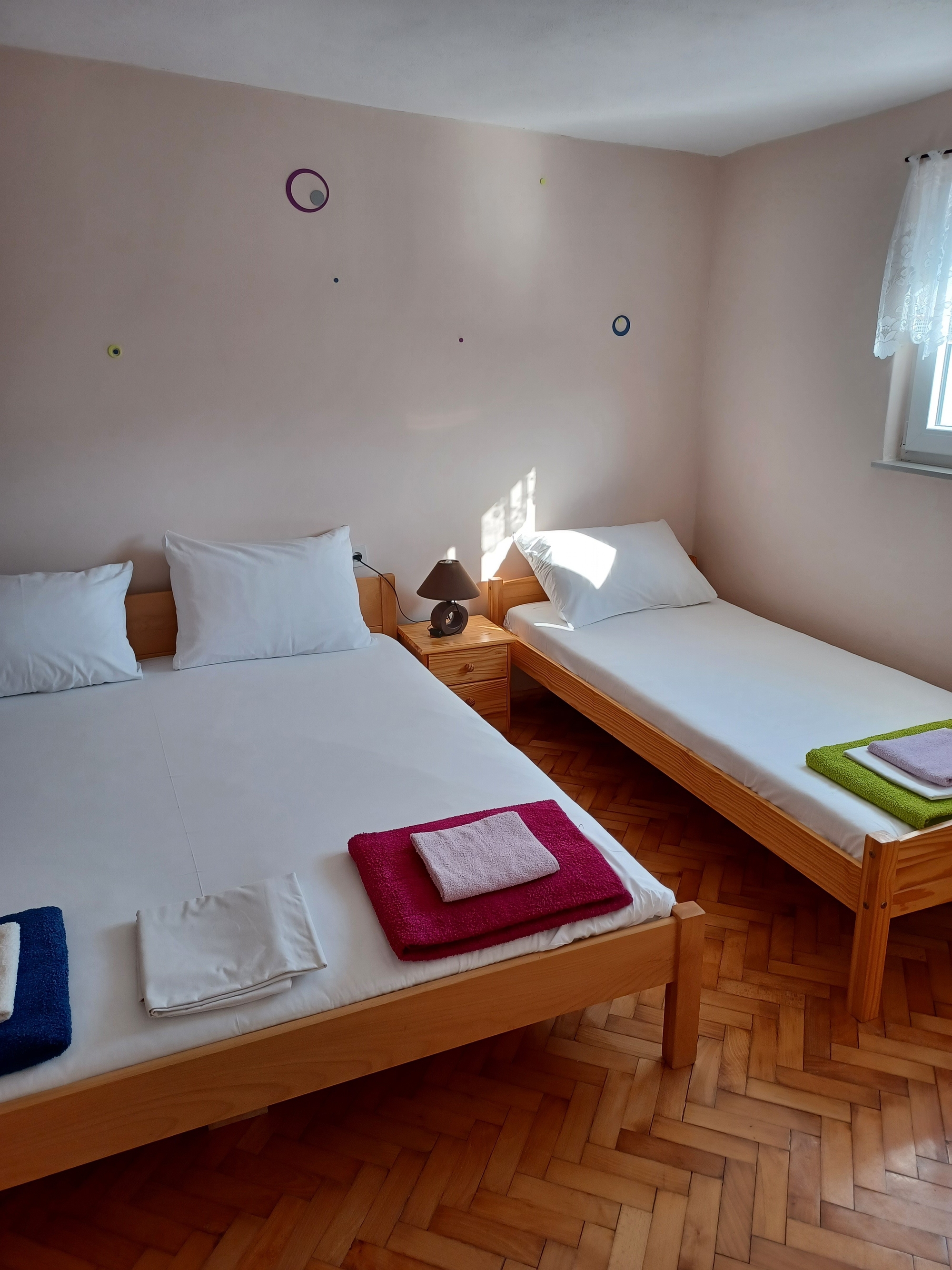 Jednosobni apartman s terasom i pogledom na more Pag  A-b