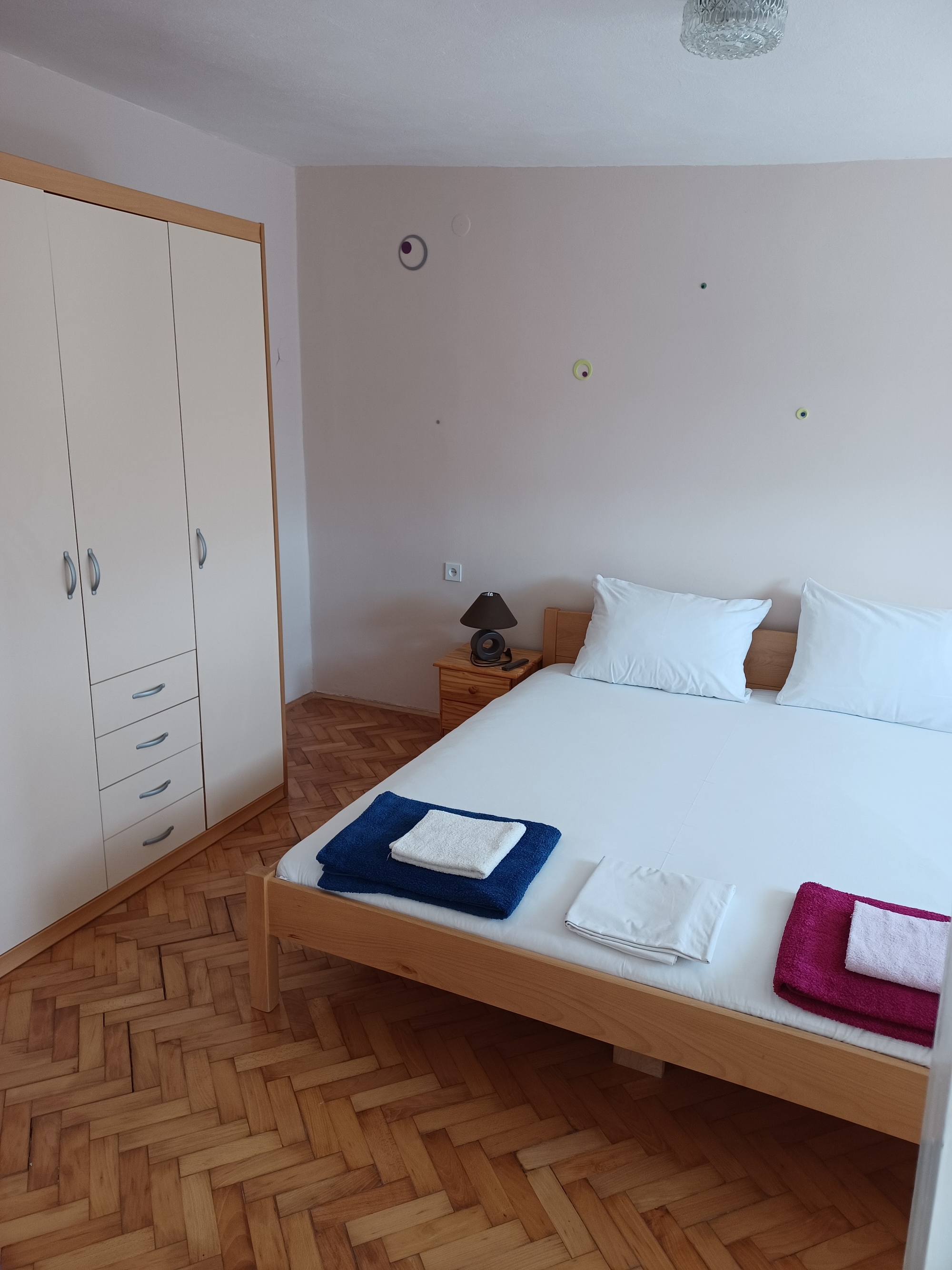 Enosobni apartma S teraso in pogledom na morje Pag  A-b